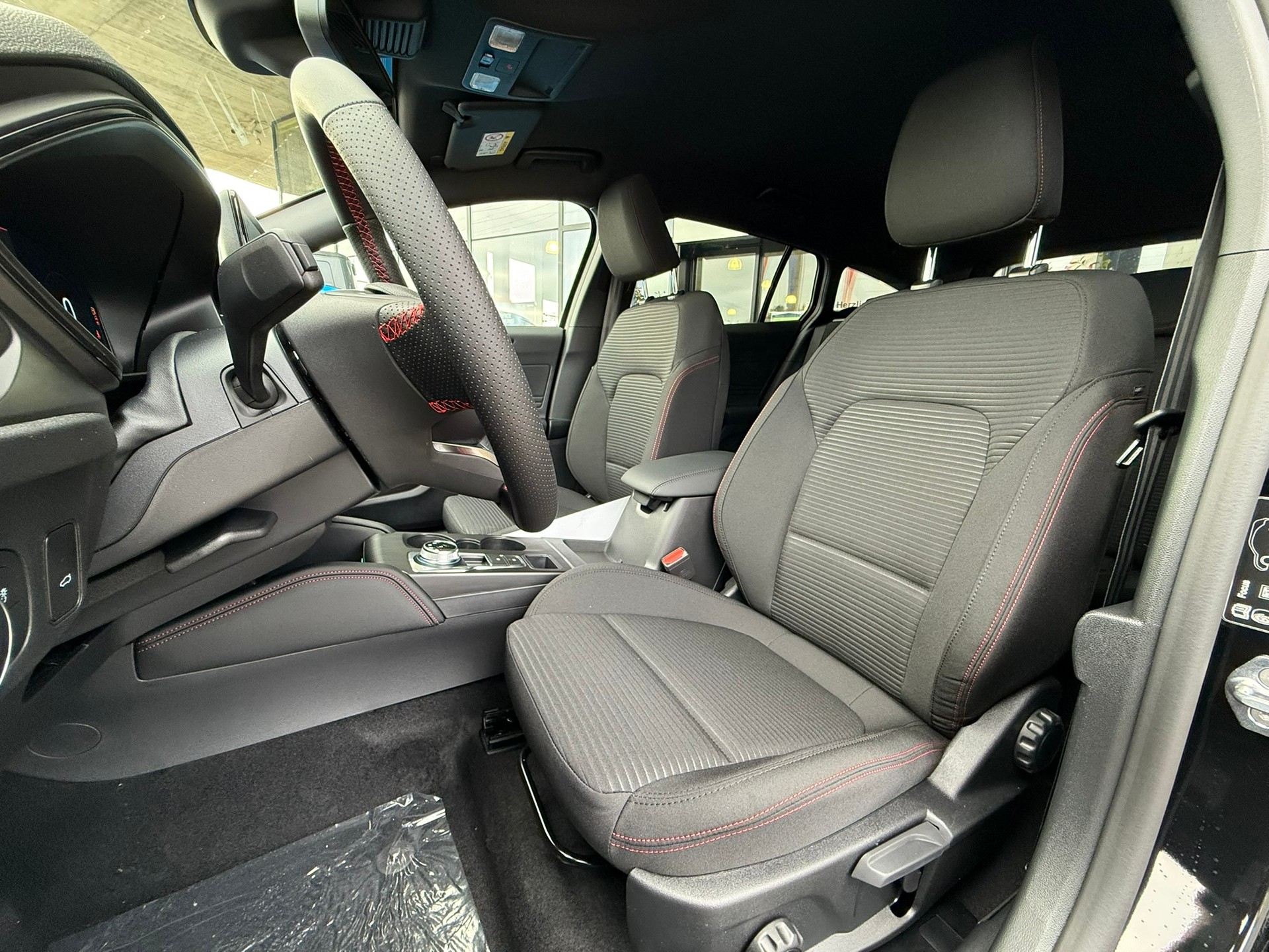 FORD Focus 1.5 EcoBlue TDCi ST-Line X Automatic-image-6