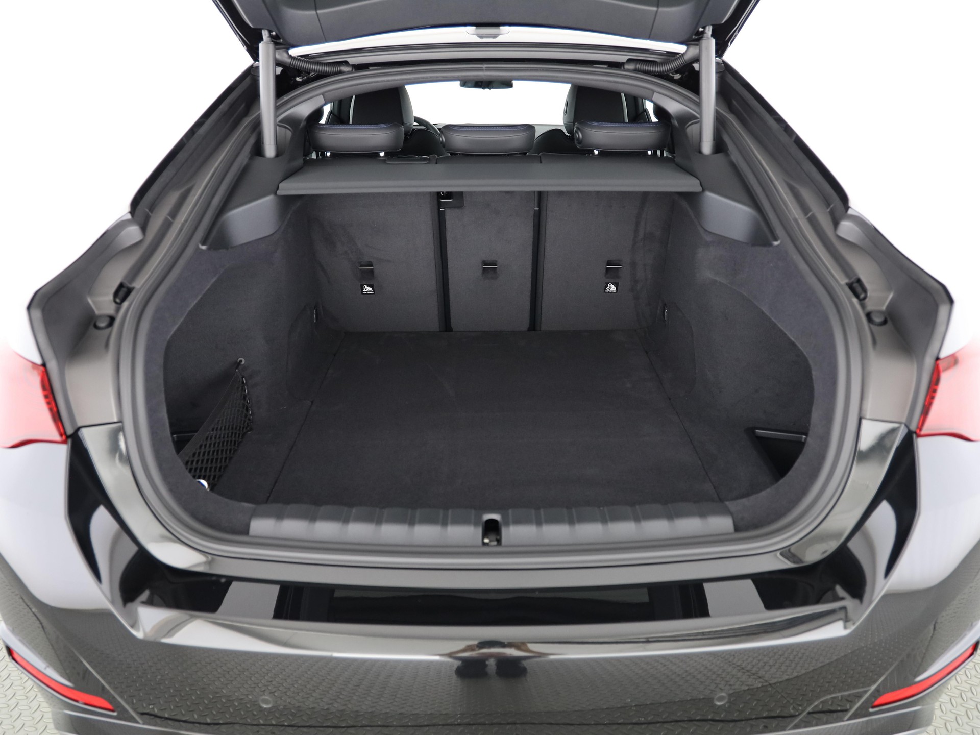 BMW i4 xDrive40-image-17