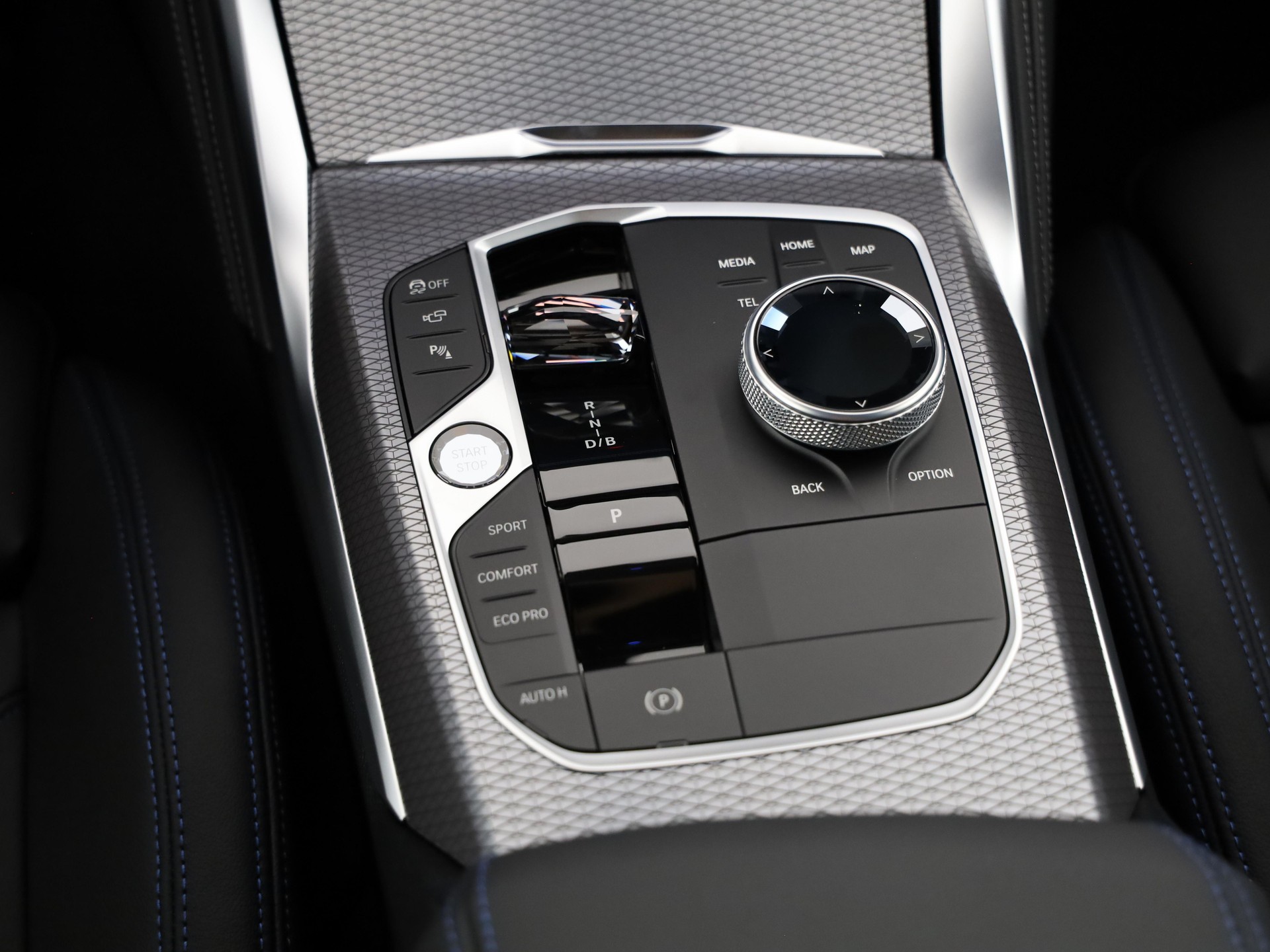 BMW i4 xDrive40-image-13