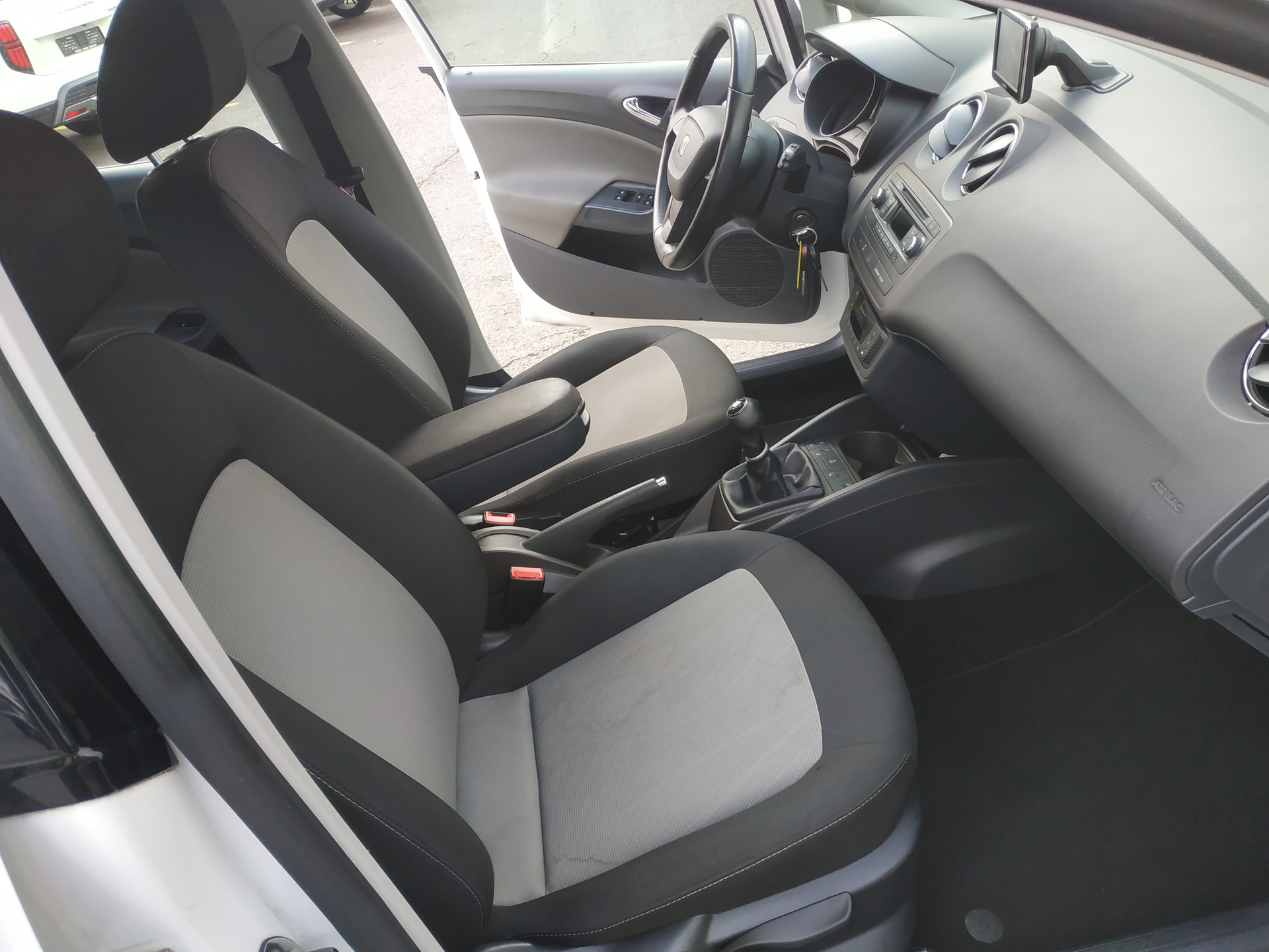 SEAT Ibiza 1.2 TSI Style Stopp-Start-image-12