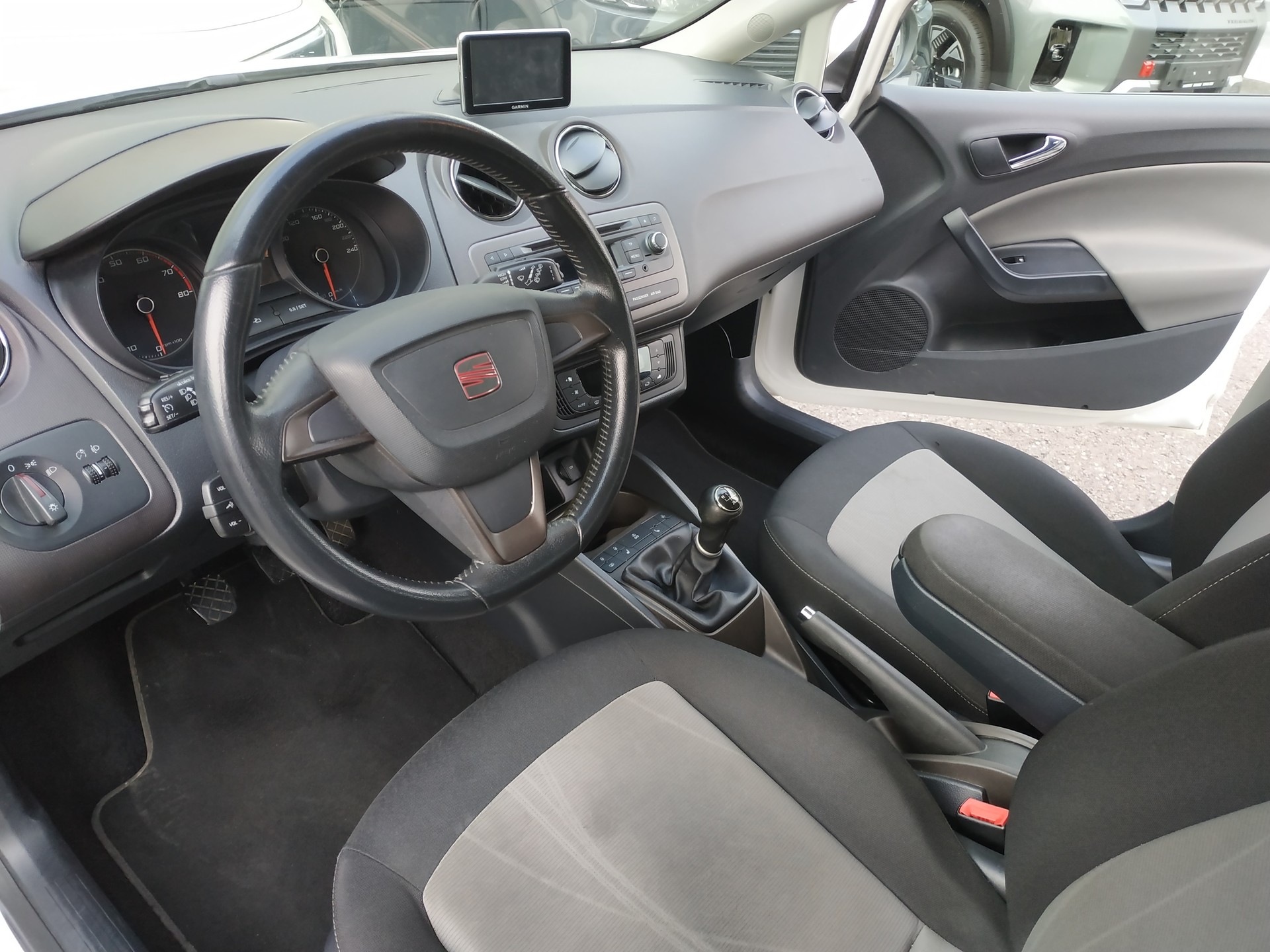 SEAT Ibiza 1.2 TSI Style Stopp-Start-image-8