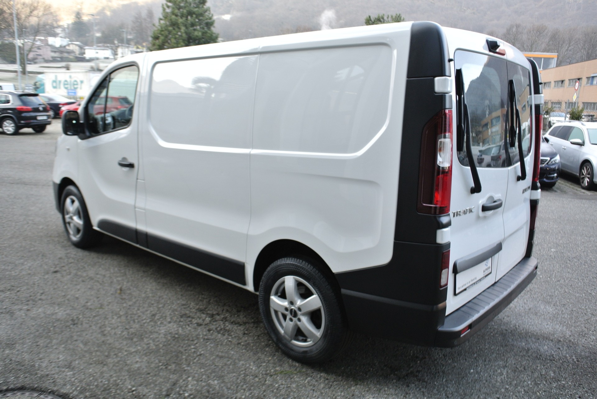 RENAULT Trafic 2.0 Energy dCi 120 3.5t Business L1H1-image-23