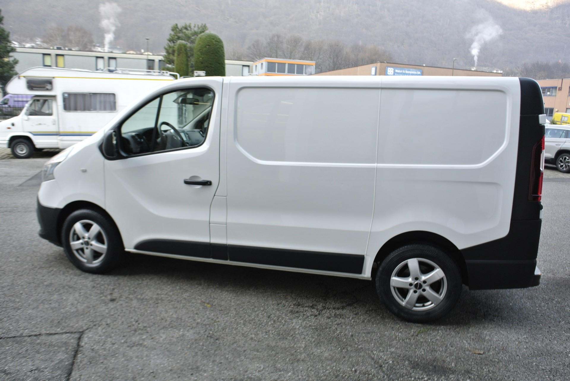 RENAULT Trafic 2.0 Energy dCi 120 3.5t Business L1H1-image-24