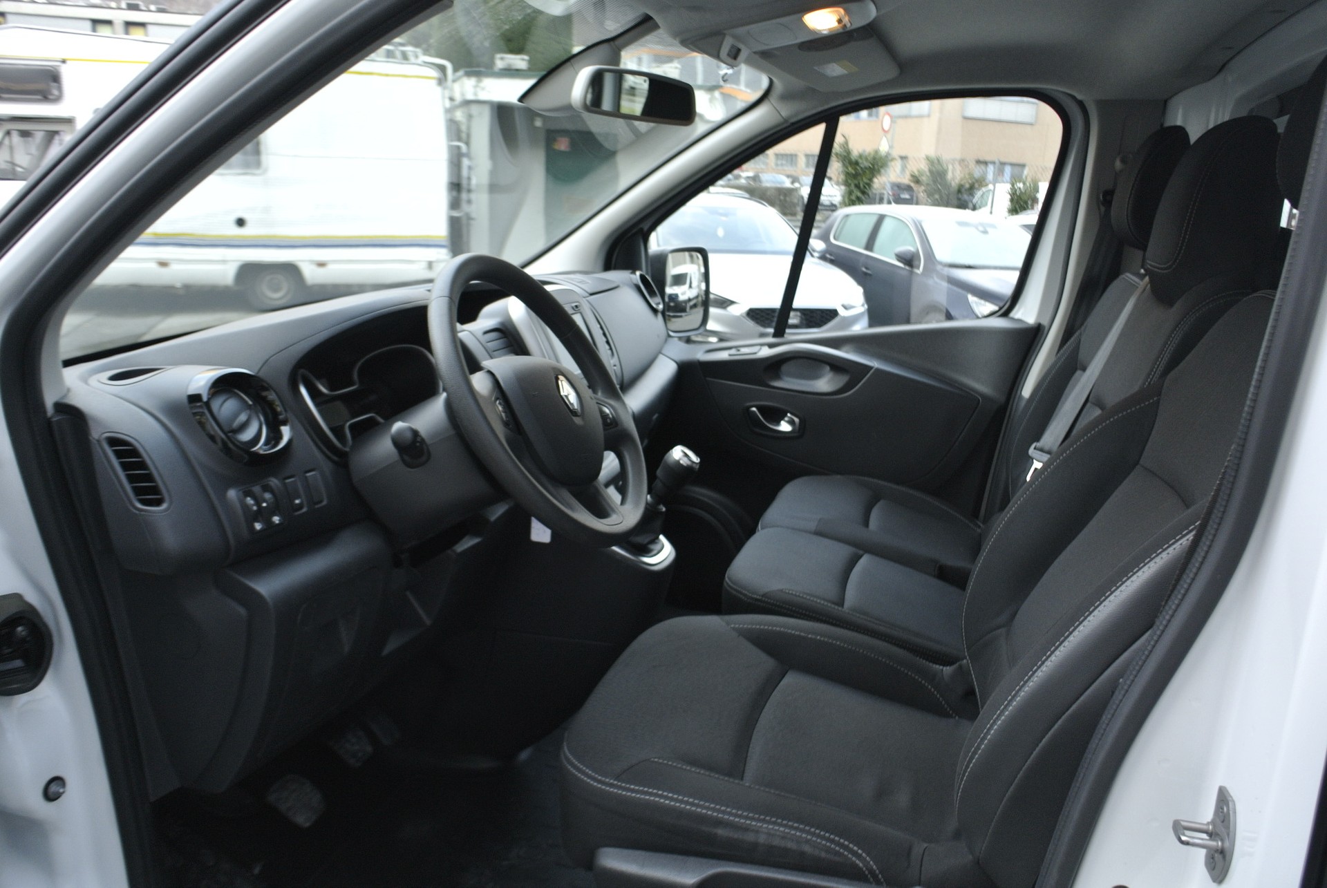 RENAULT Trafic 2.0 Energy dCi 120 3.5t Business L1H1-image-5