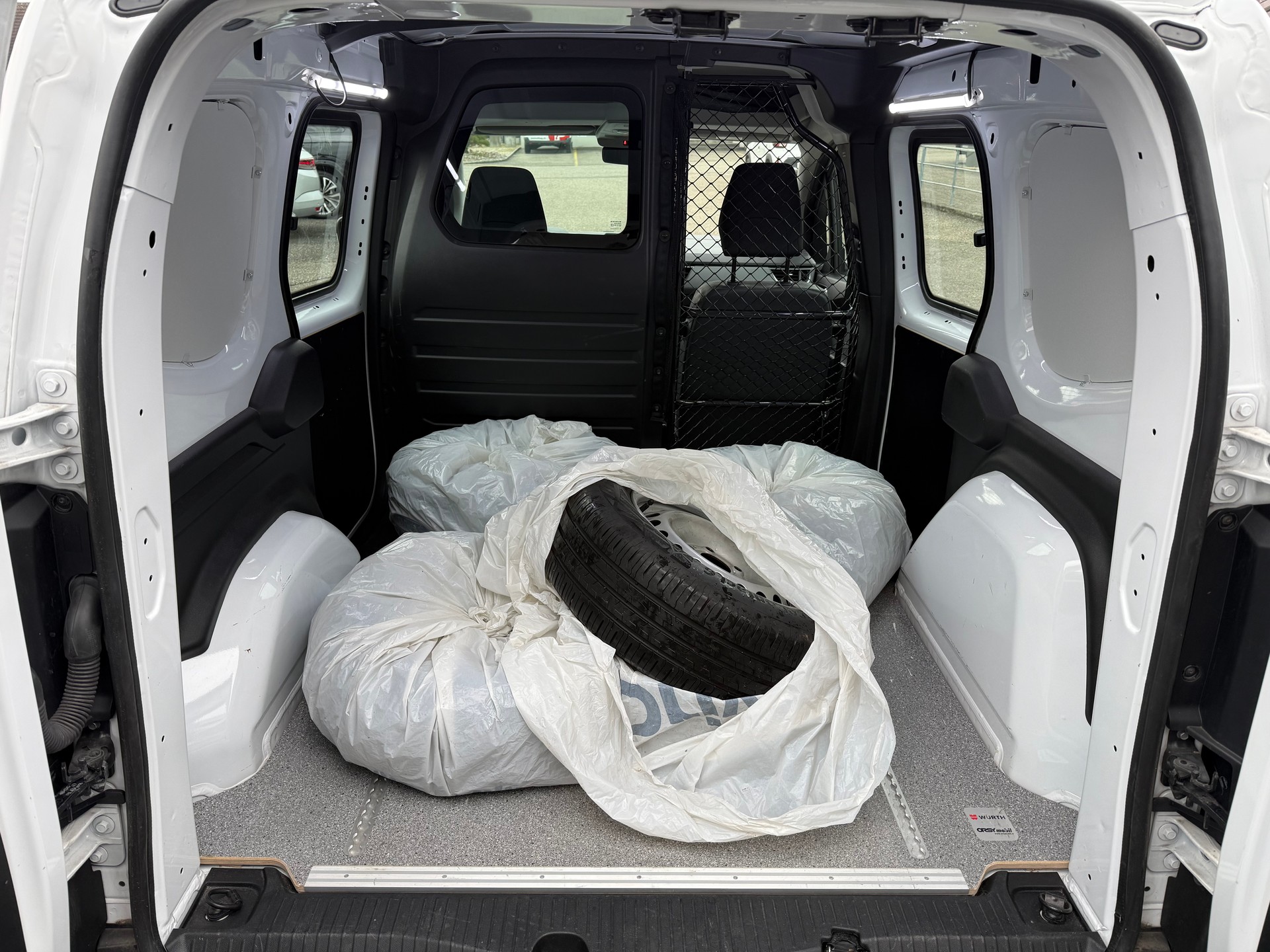 RENAULT Kangoo Van 1.5 dCi Standard 95 Extra-image-11