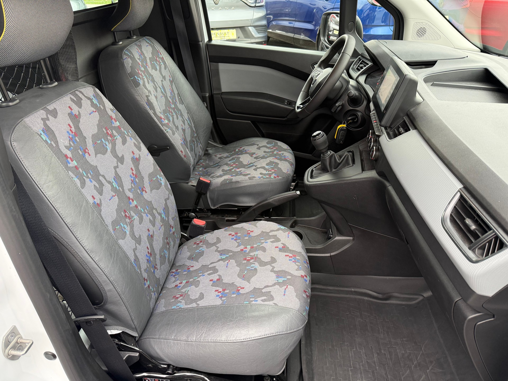 RENAULT Kangoo Van 1.5 dCi Standard 95 Extra-image-9
