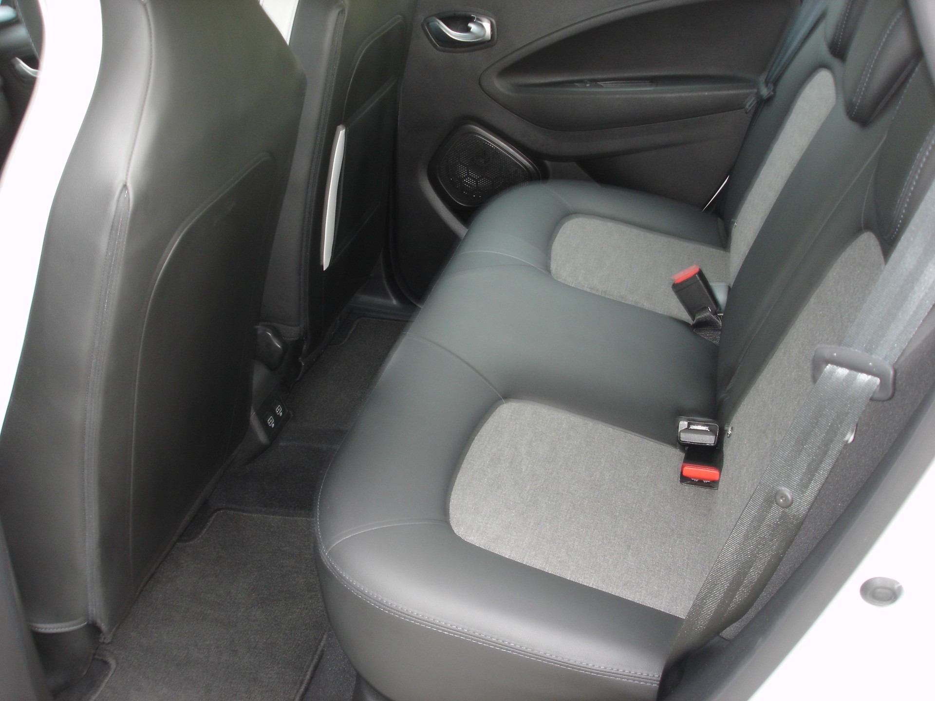RENAULT Zoe Intens R135 (incl. Batterie)-image-5