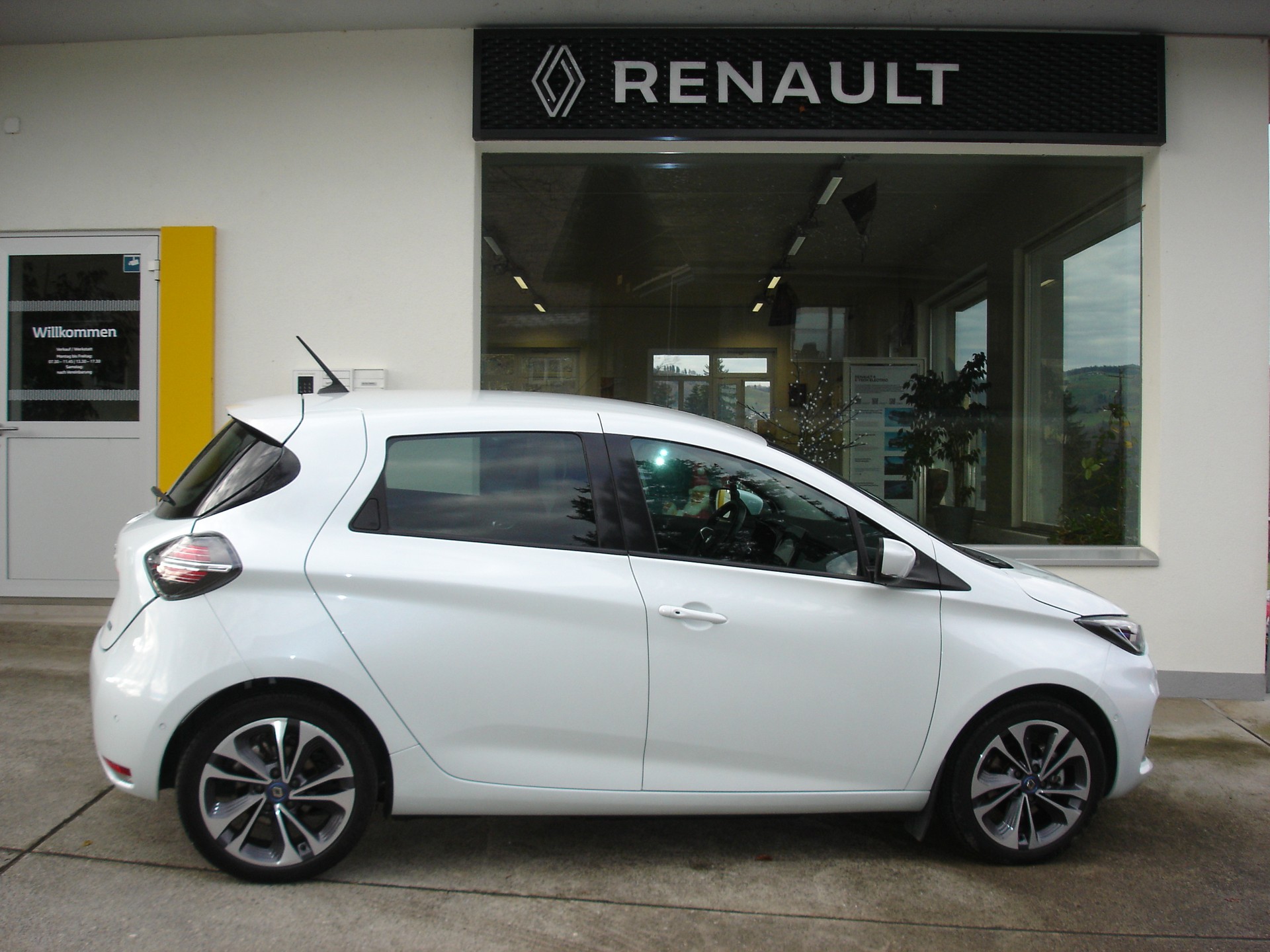 RENAULT Zoe Intens R135 (incl. Batterie)-image-2