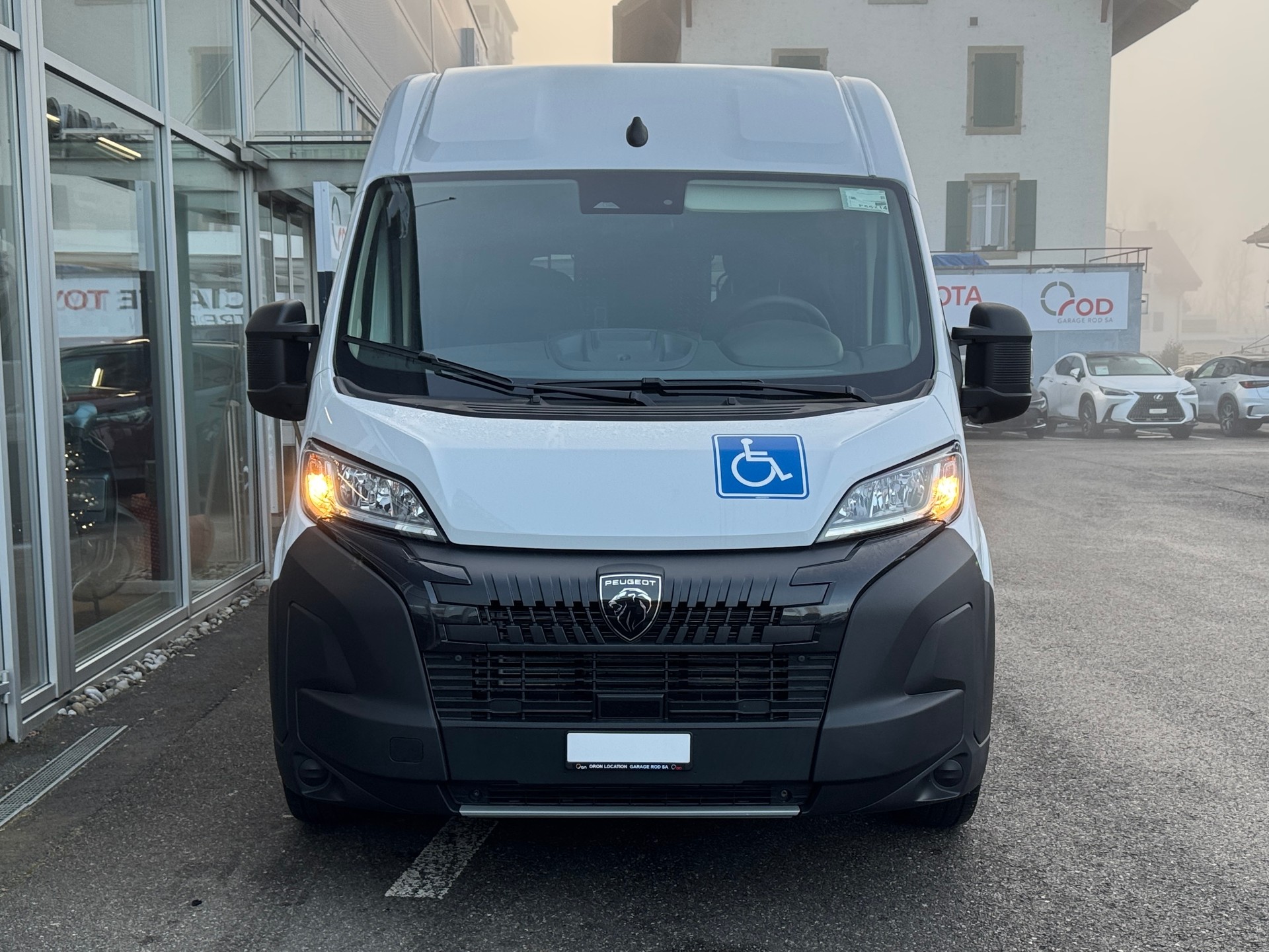 PEUGEOT Boxer 2.2 HDI 335 L3H2 EAT8-showroom-element-3