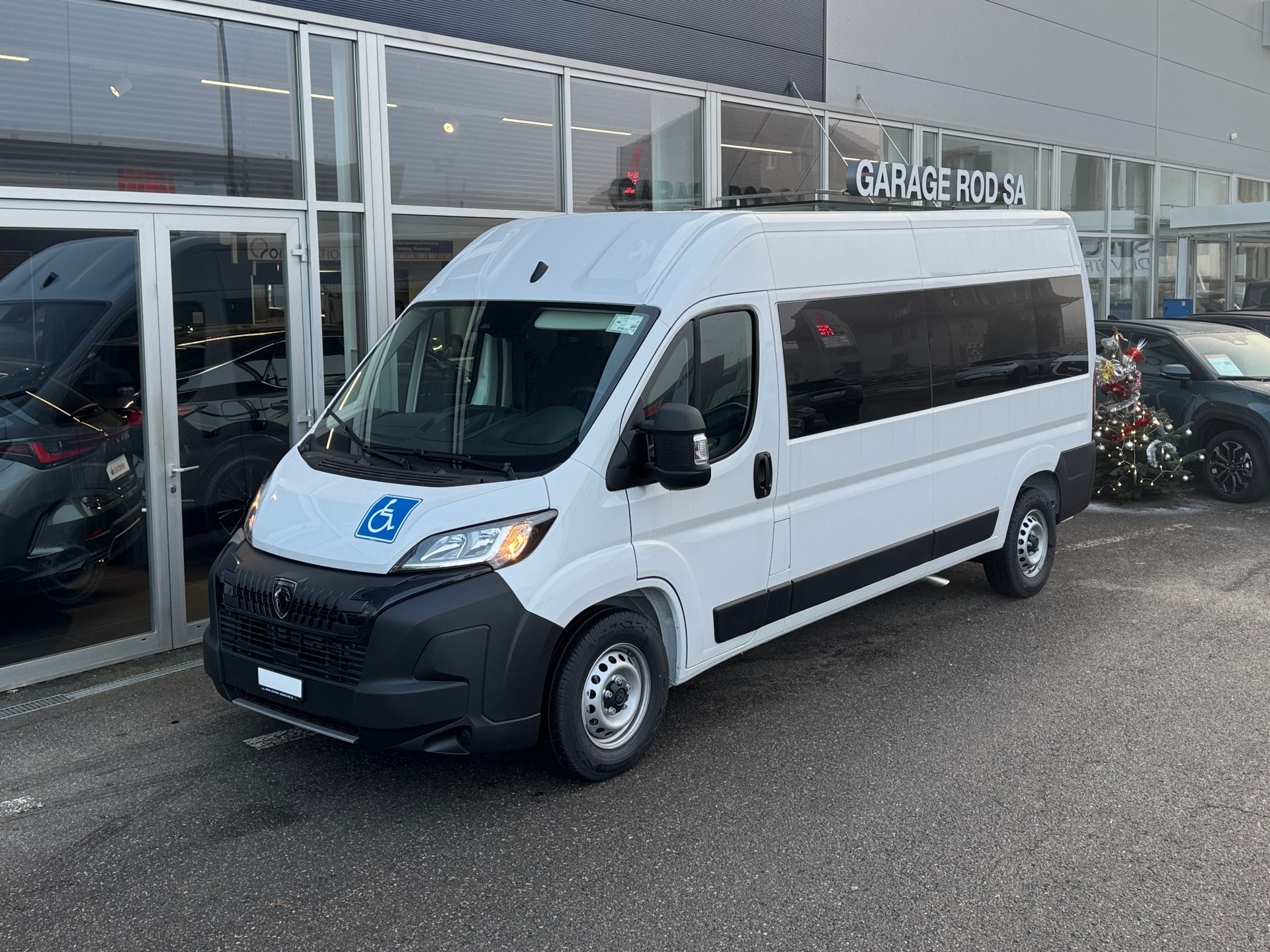 PEUGEOT Boxer 2.2 HDI 335 L3H2 EAT8