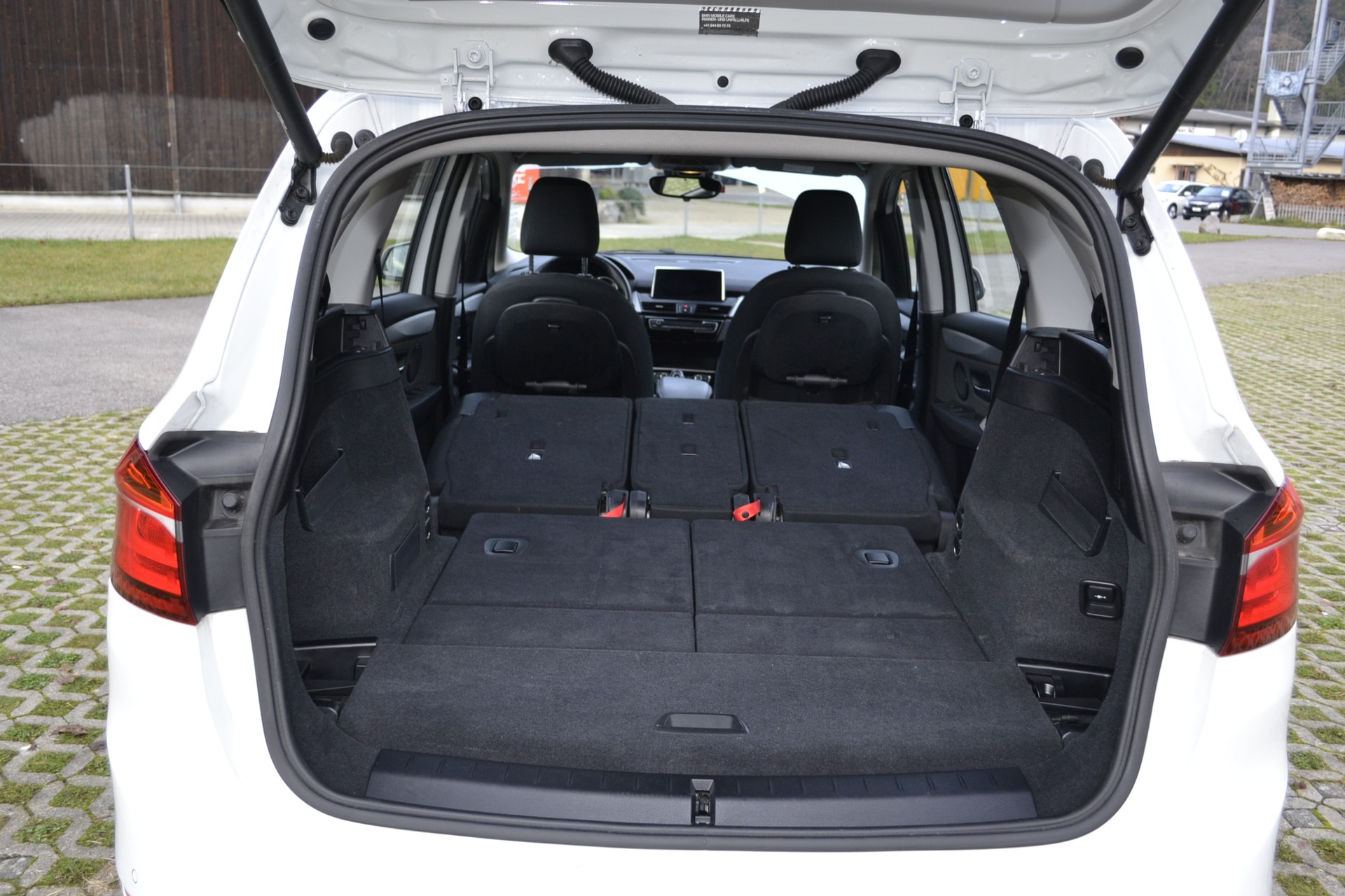 BMW 218d xDrive Gran Tourer Steptronic-image-8