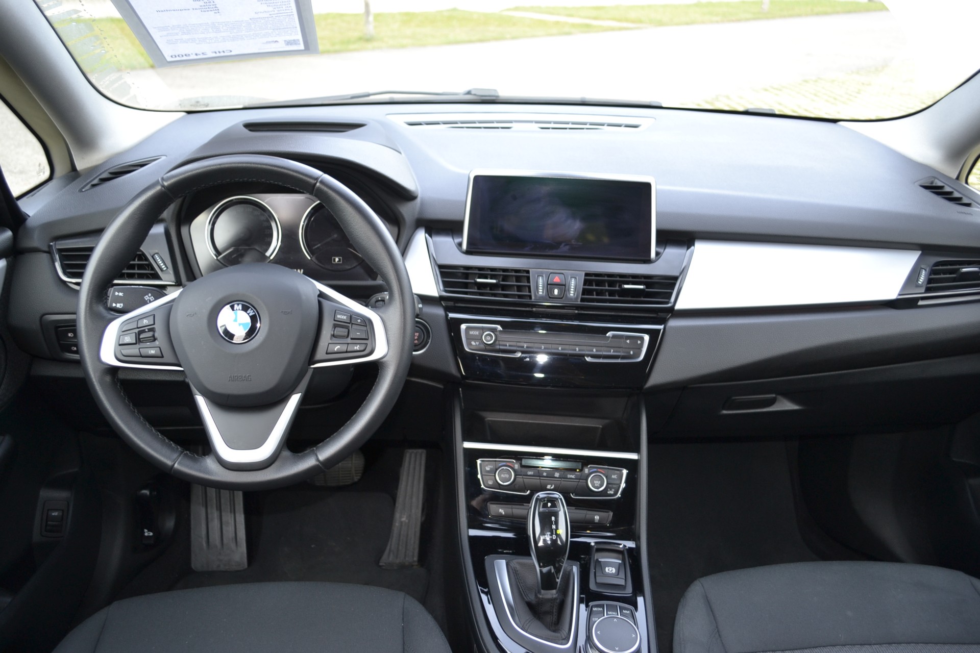 BMW 218d xDrive Gran Tourer Steptronic-image-5