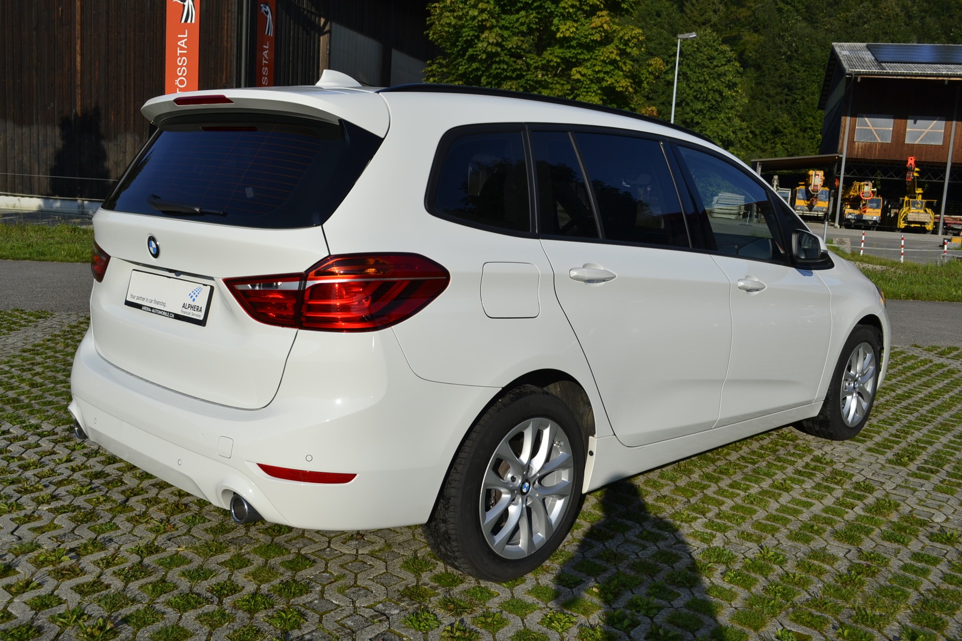 BMW 218d xDrive Gran Tourer Steptronic-showroom-element-2