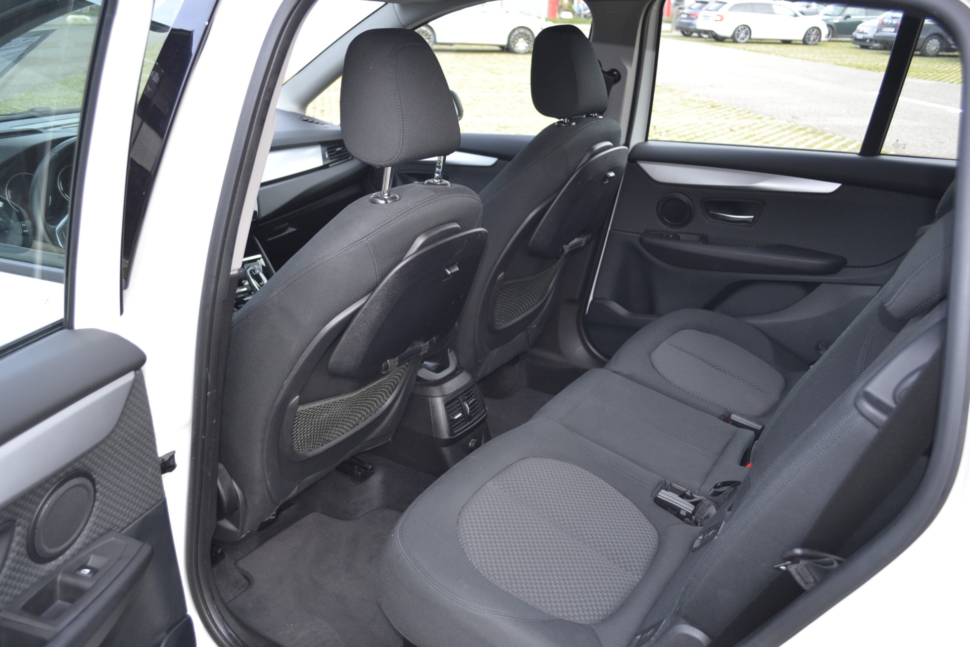 BMW 218d xDrive Gran Tourer Steptronic-image-6
