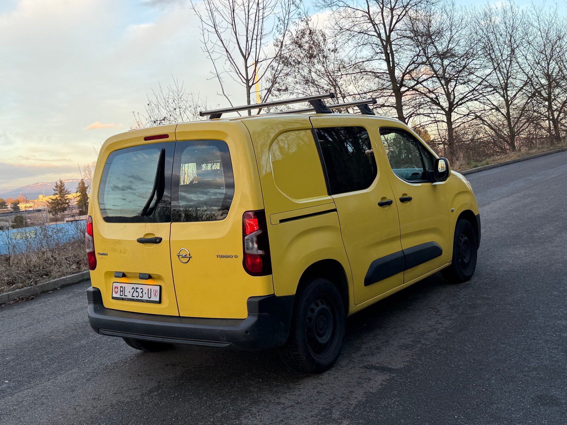 OPEL Combo 1.5 Cargo Enjoy s/s Erhöhte Nutzlast-image-9