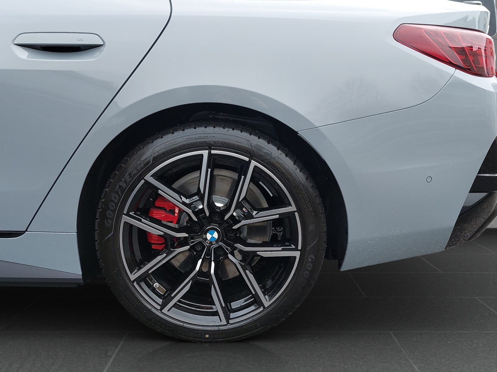 BMW i4 M60 M Sport Pro-image-11