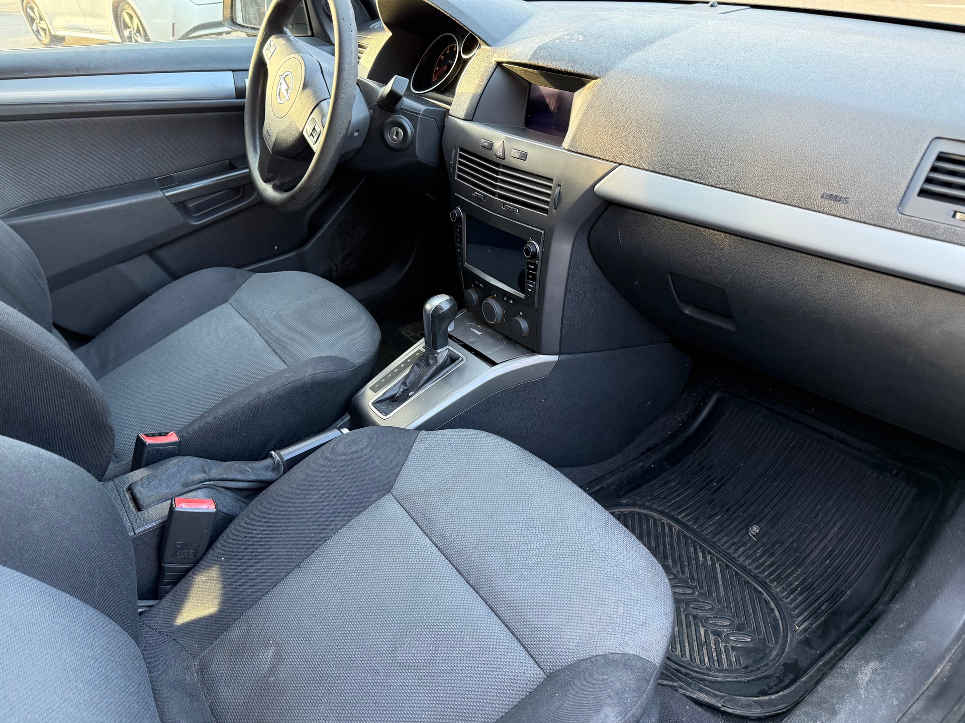 OPEL Astra Caravan 1.8i 16V Edition-image-10
