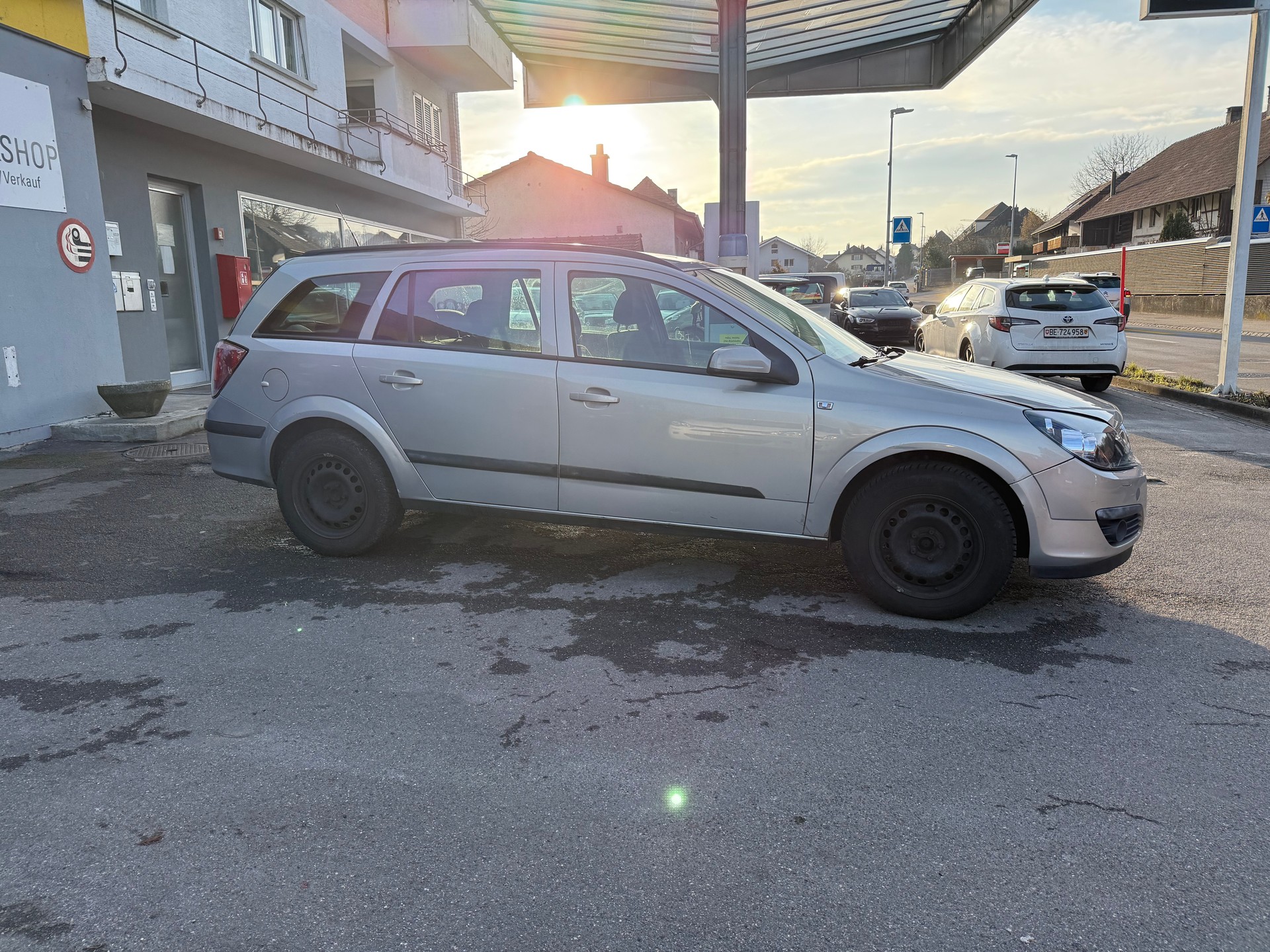OPEL Astra Caravan 1.8i 16V Edition-image-1