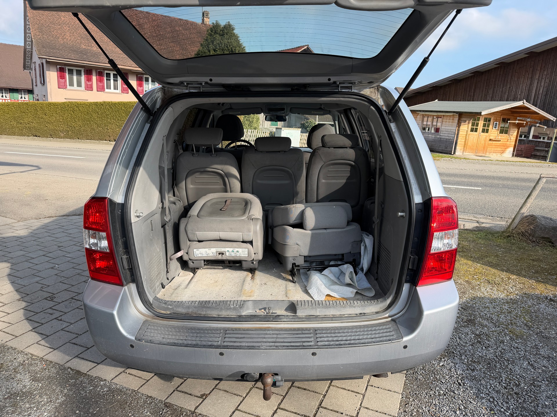 KIA Carnival 2.9 CRDi Trend-image-11