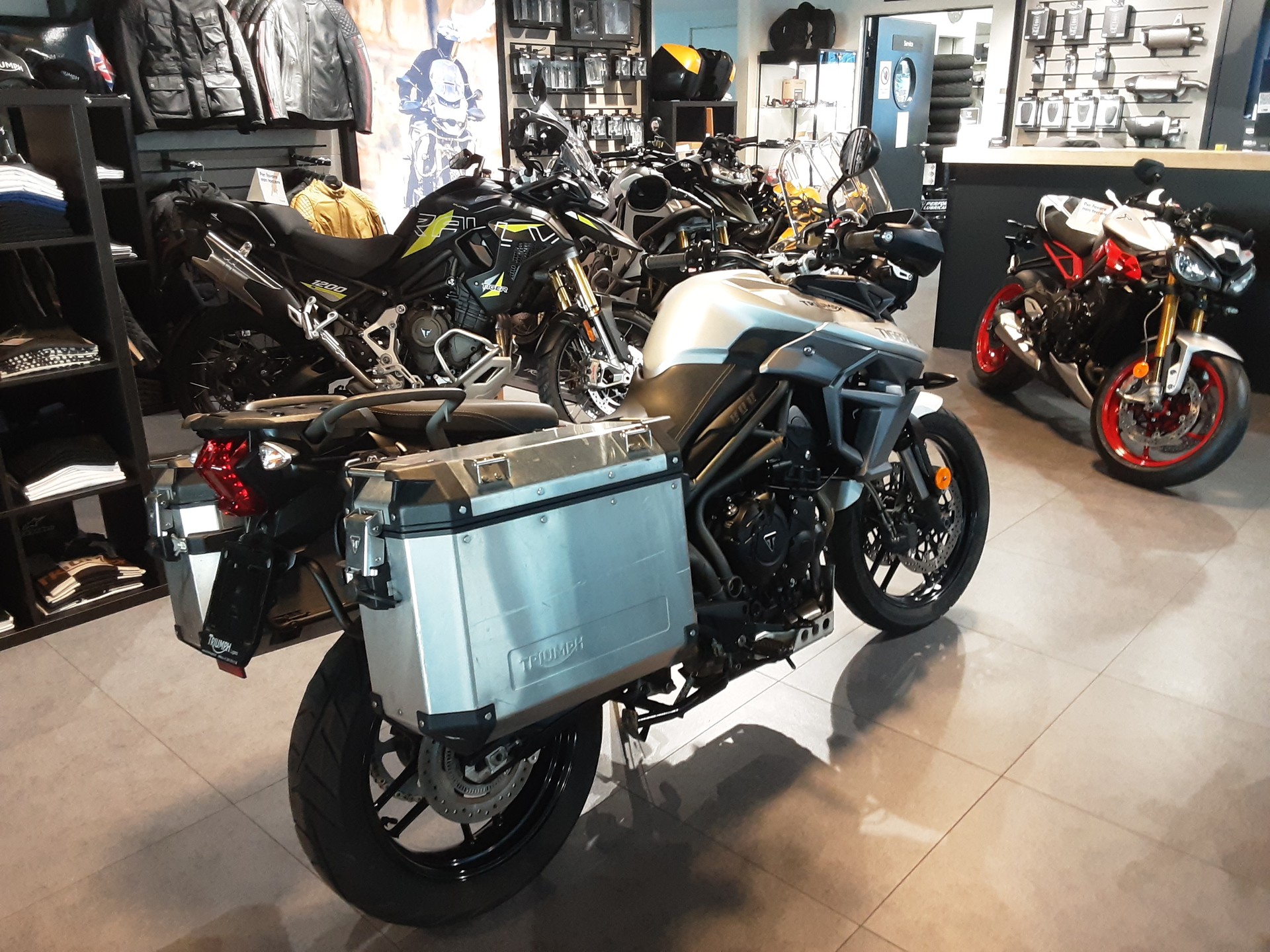 TRIUMPH Tiger 800 XRx ABS-image-4