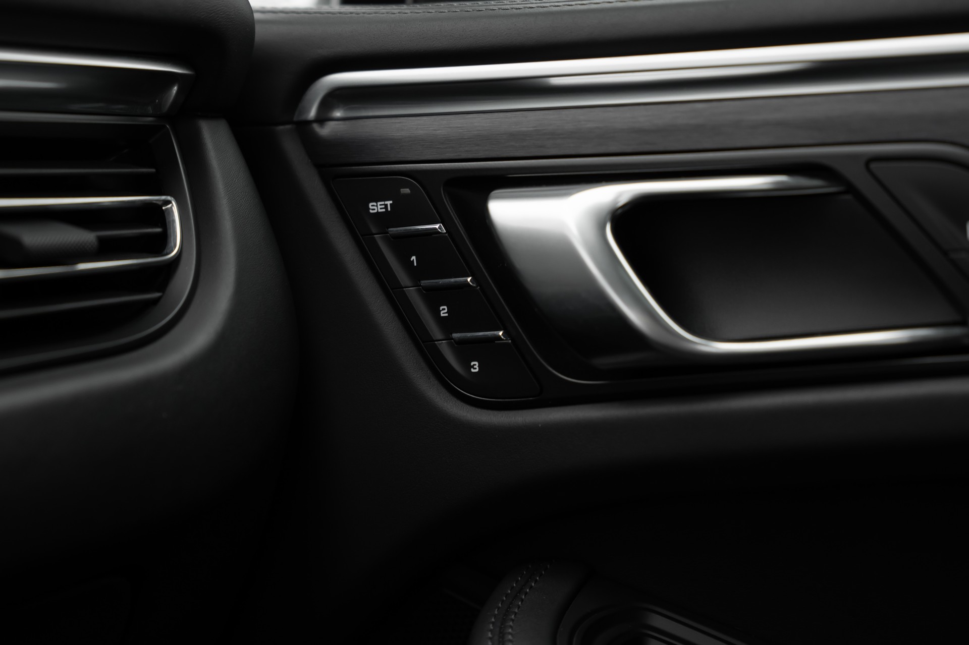 PORSCHE Macan GTS PDK-image-19