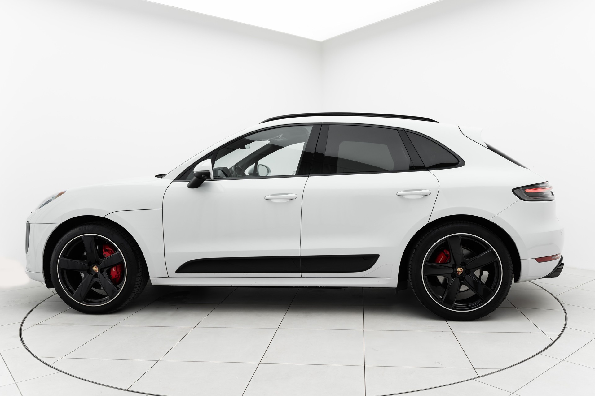 PORSCHE Macan GTS PDK-image-1