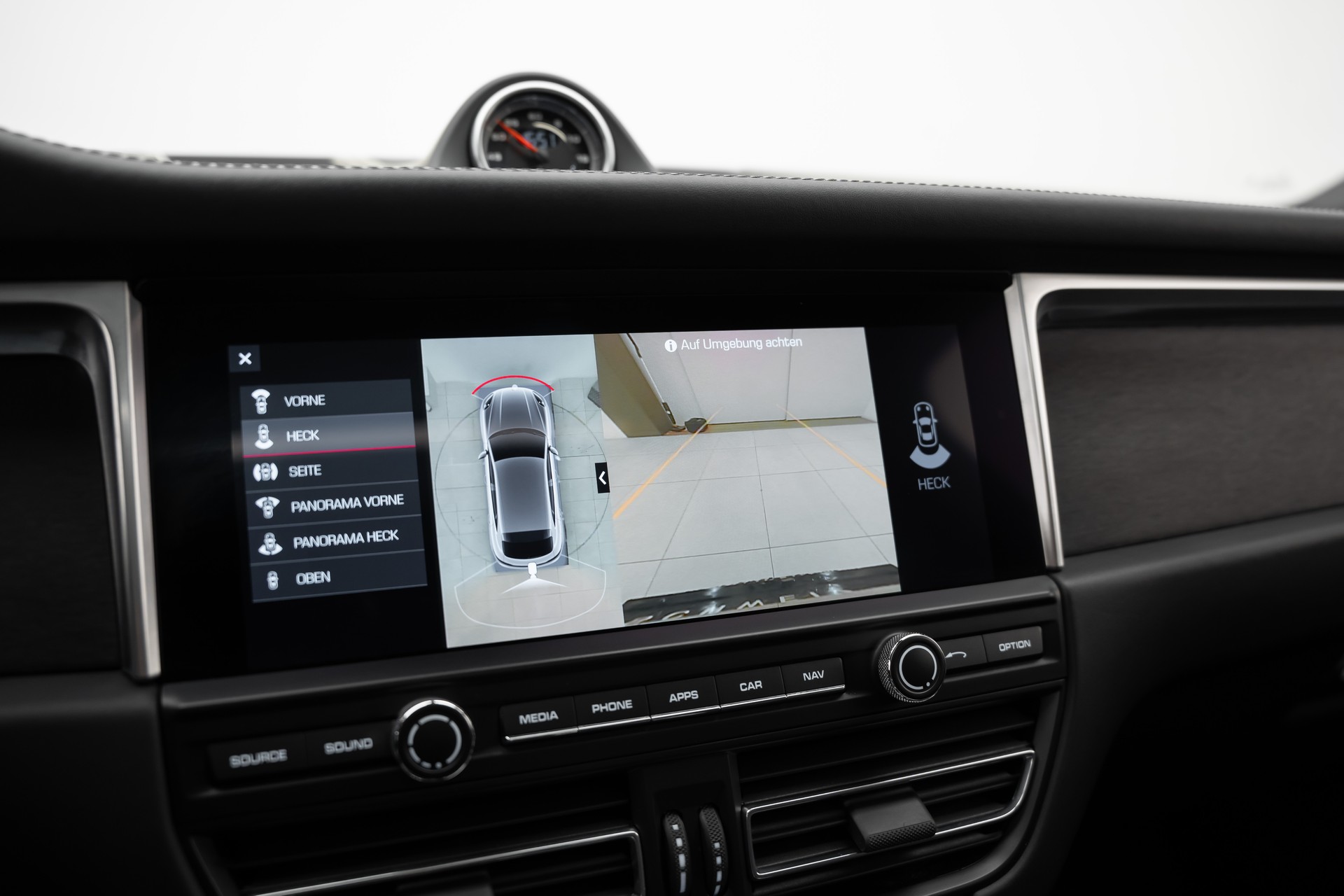 PORSCHE Macan GTS PDK-image-18