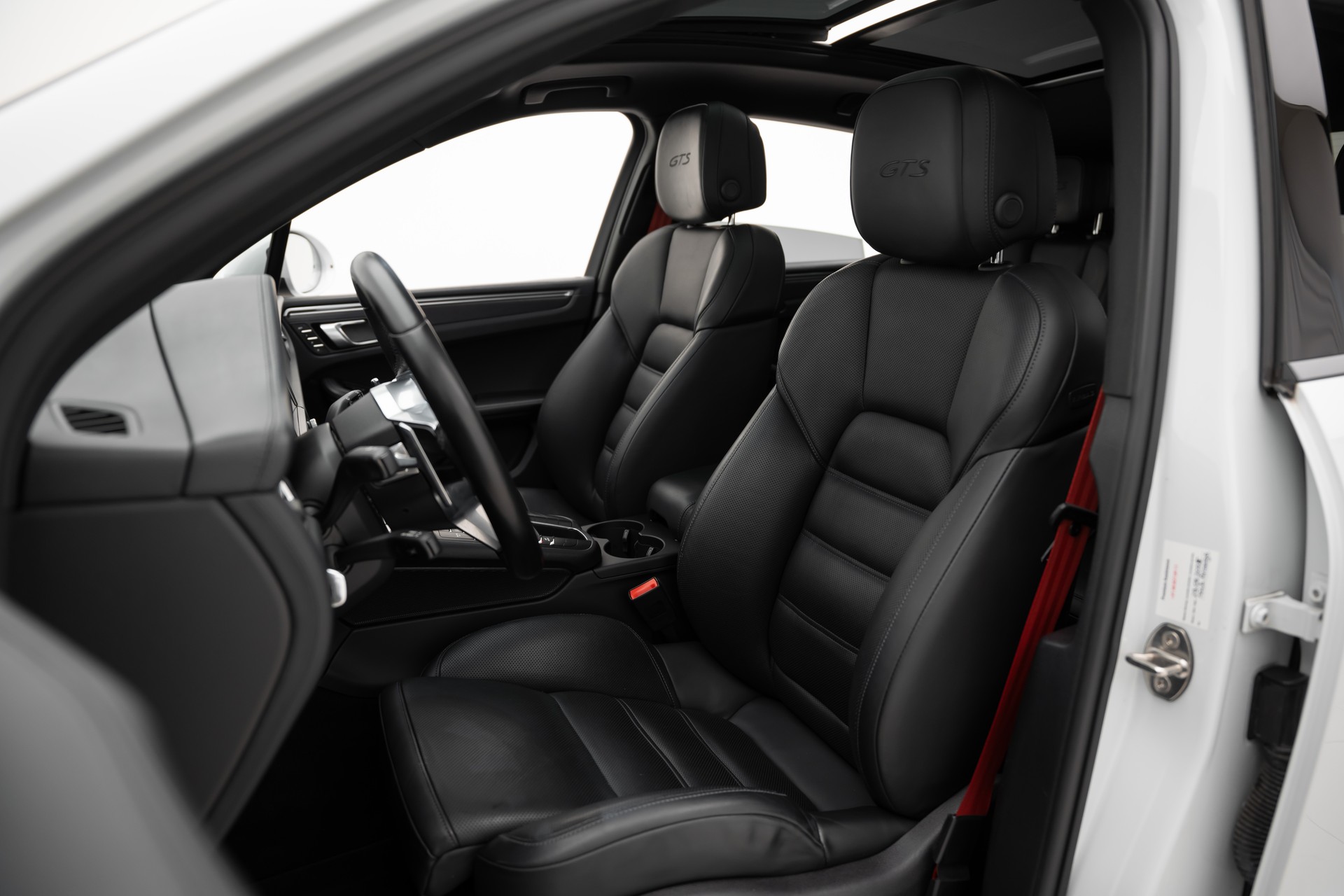 PORSCHE Macan GTS PDK-image-7