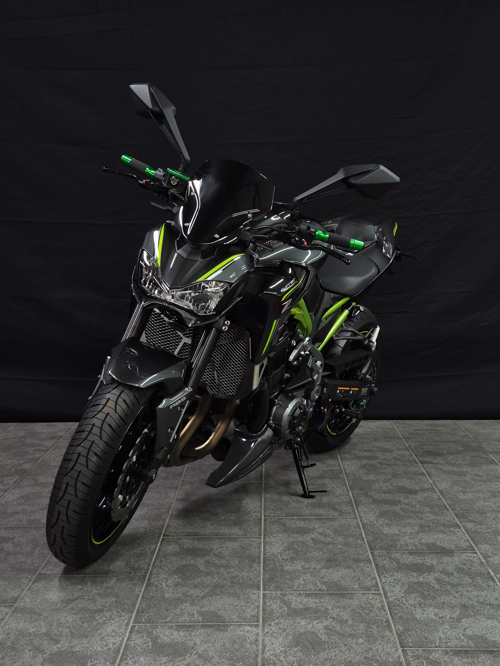 KAWASAKI Z 900-image-10