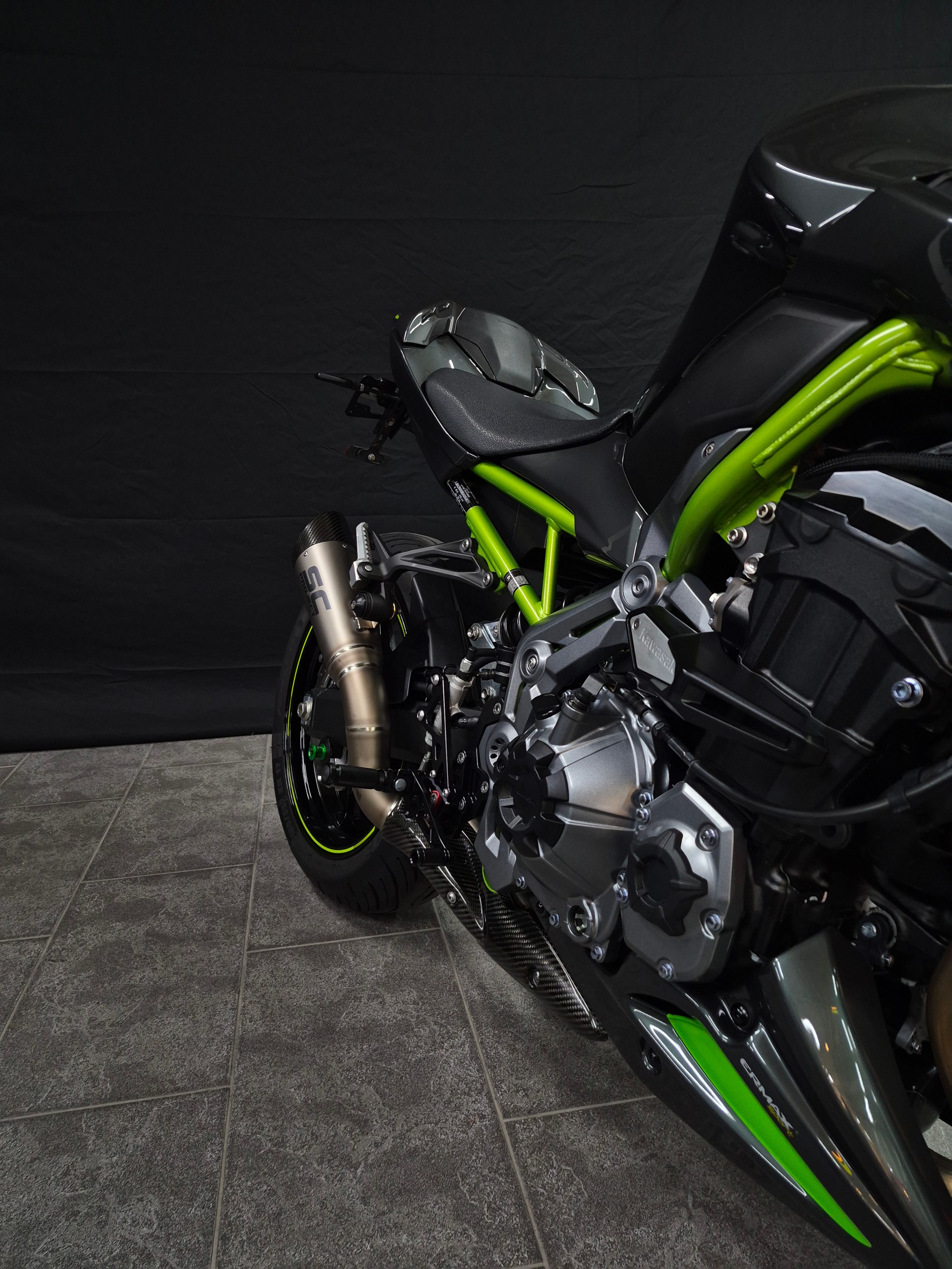 KAWASAKI Z 900-image-12