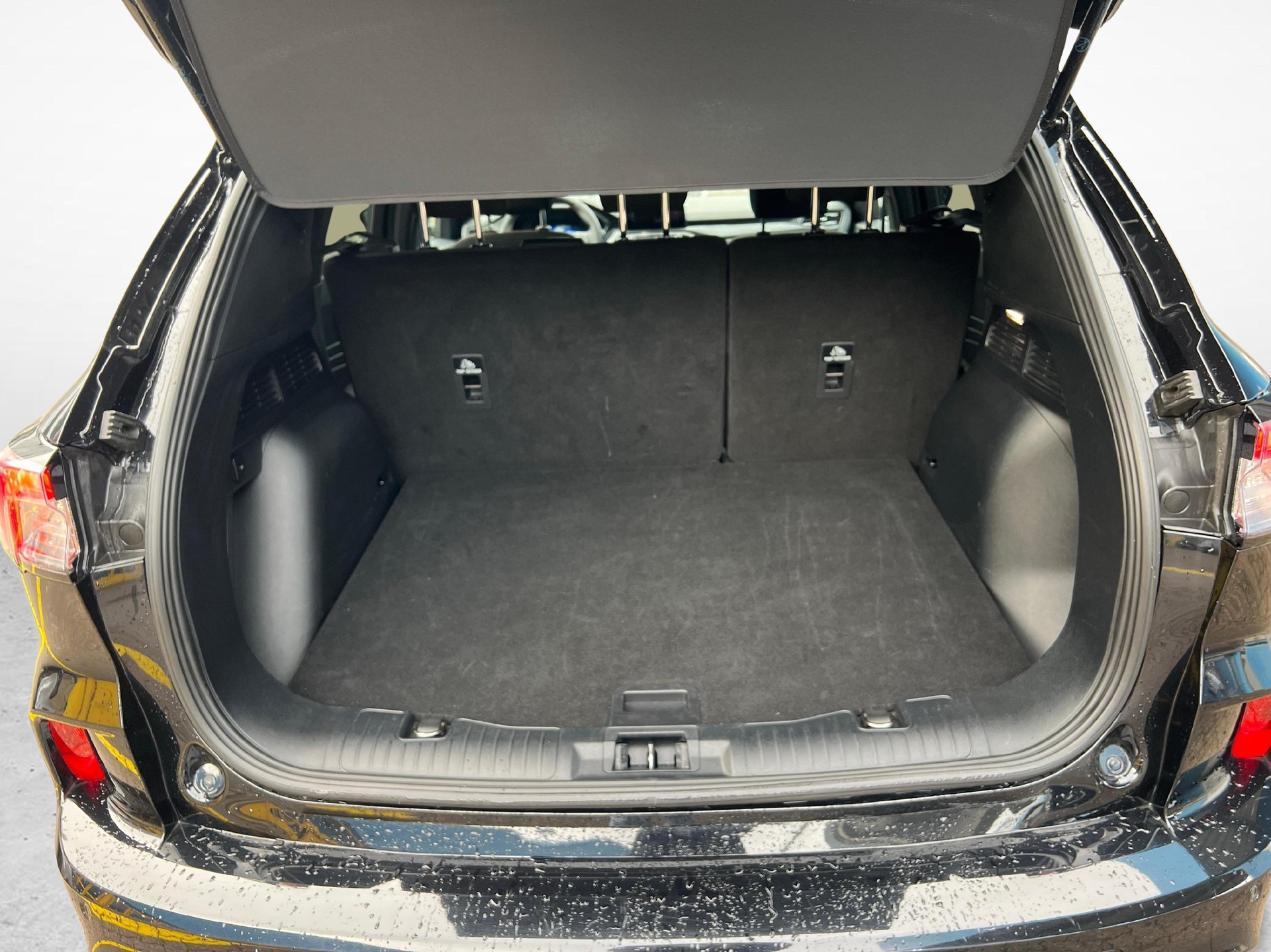 FORD Kuga 2.5 Plug-in Hybrid ST-Line-image-11