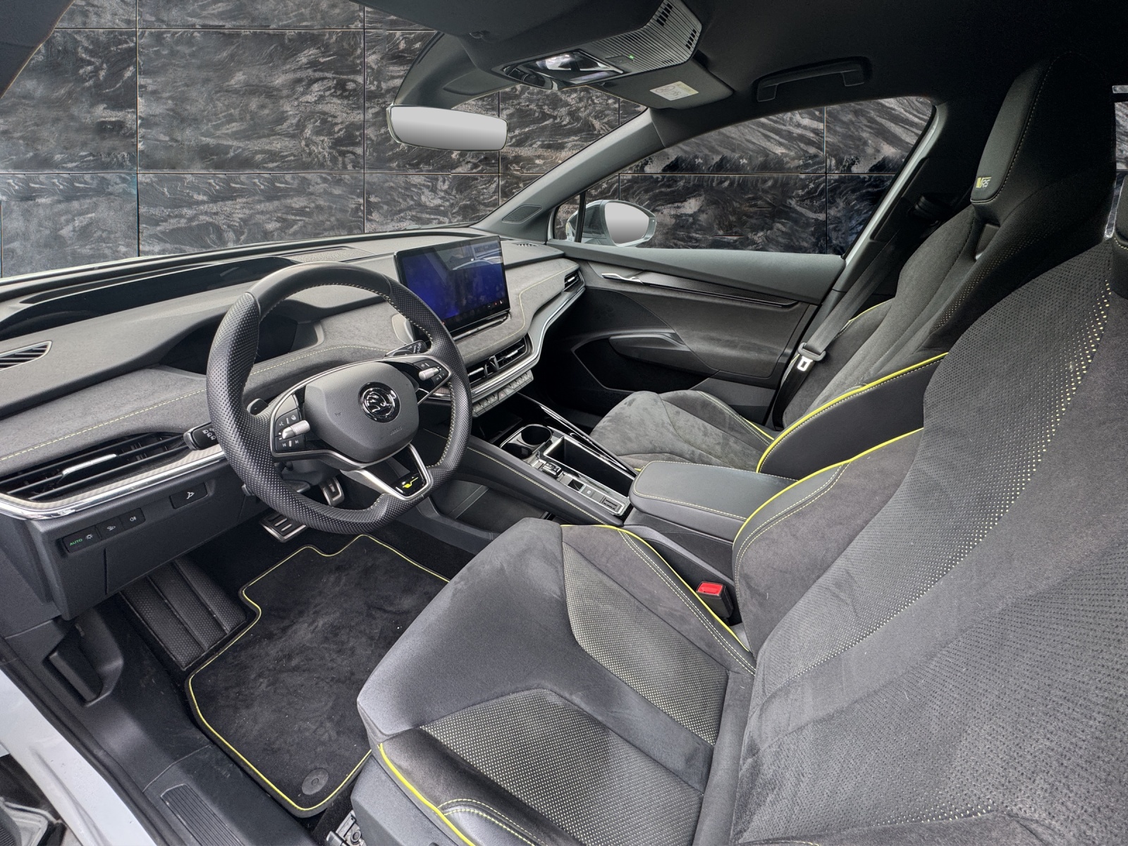 SKODA Enyaq RS 4x4-image-9