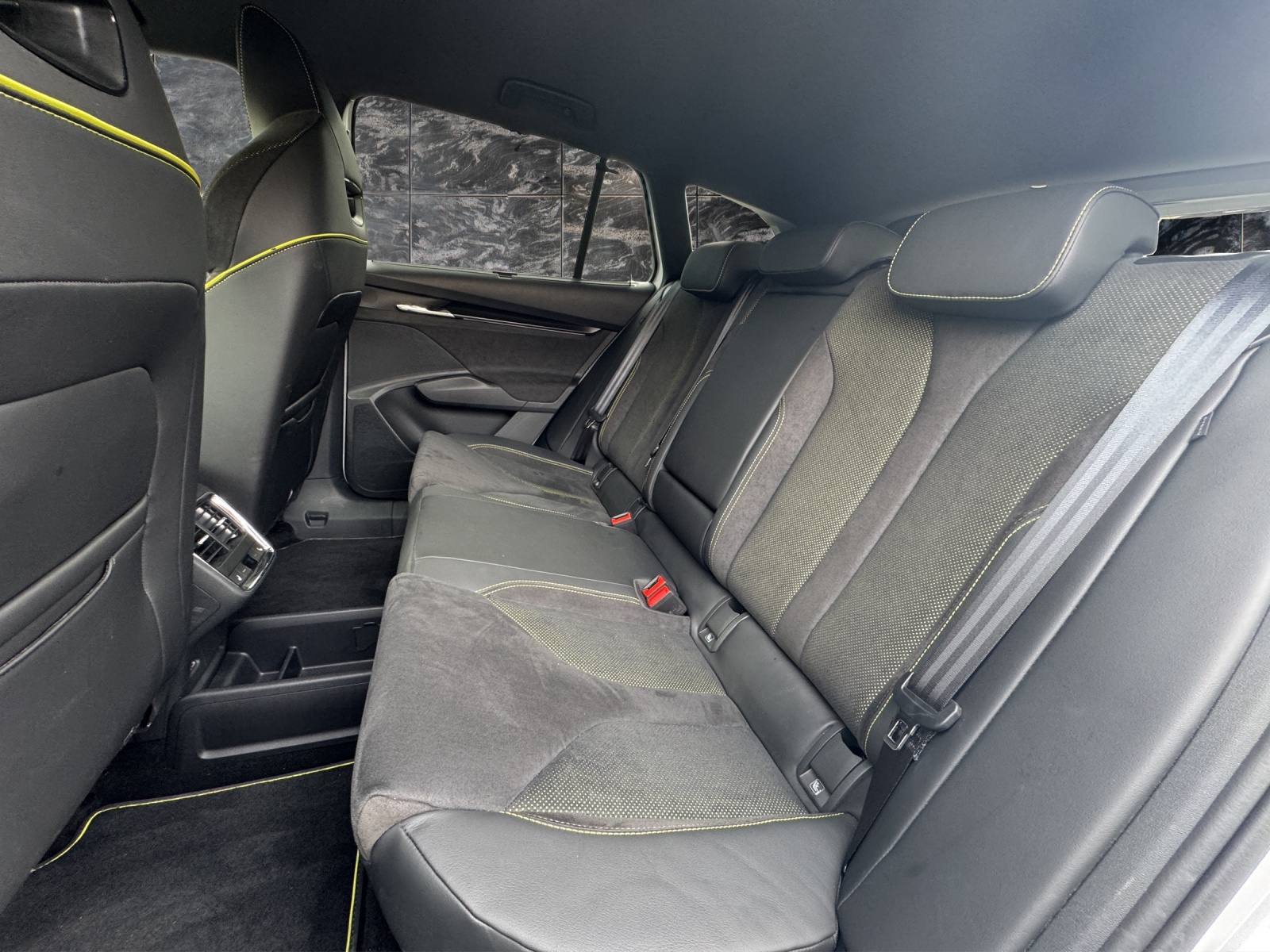 SKODA Enyaq RS 4x4-image-14