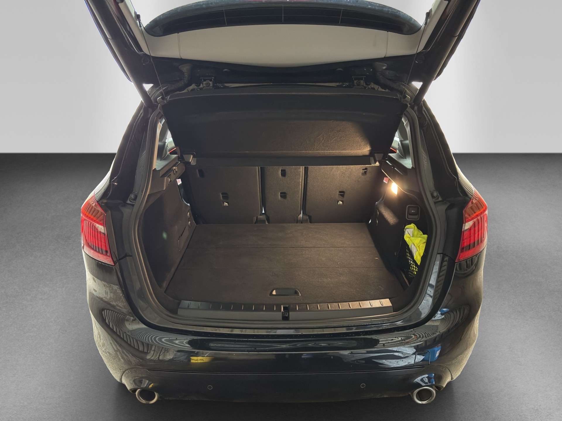 BMW 218d xDrive Active Tourer Steptronic Sport Line-image-15