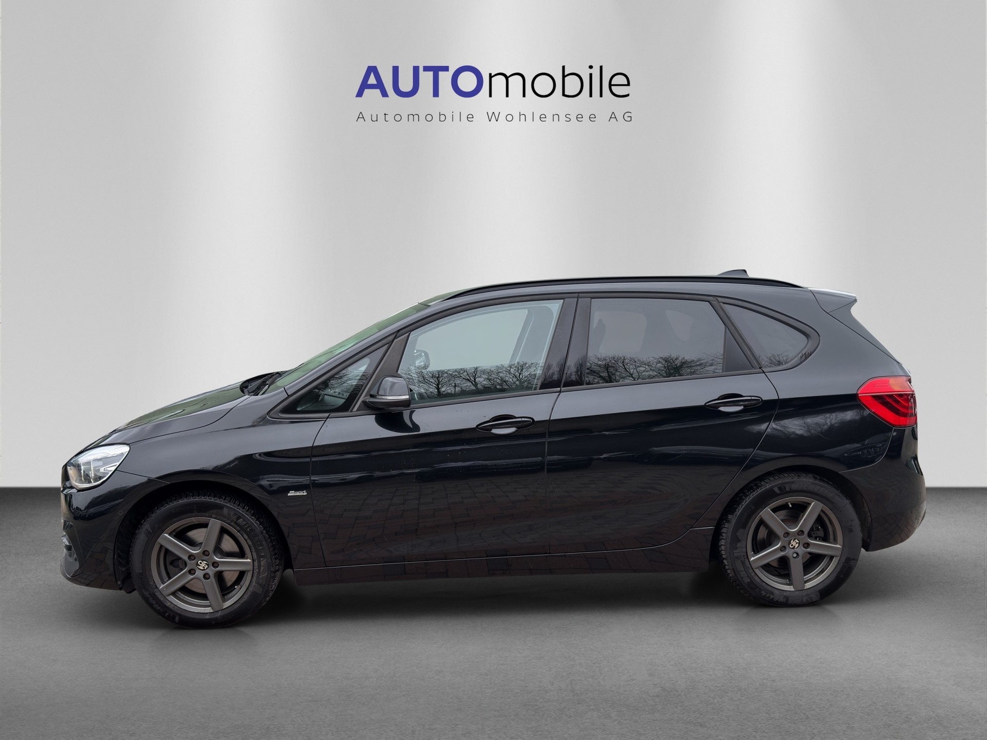 BMW 218d xDrive Active Tourer Steptronic Sport Line-image-0