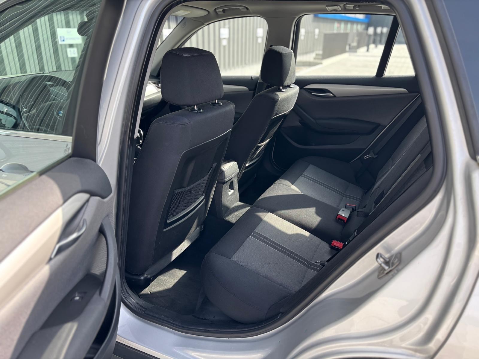BMW X1 xDrive 28i Steptronic-image-10