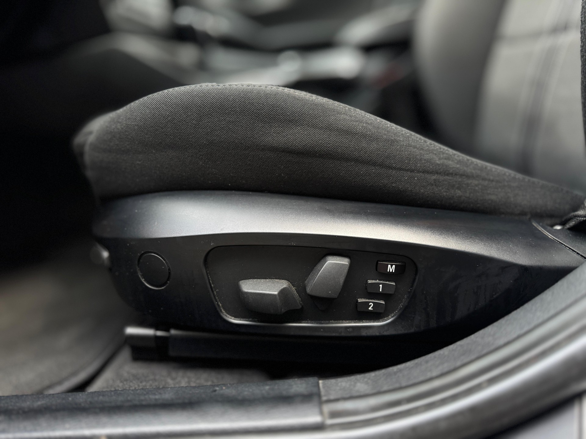 BMW X1 xDrive 28i Steptronic-image-12