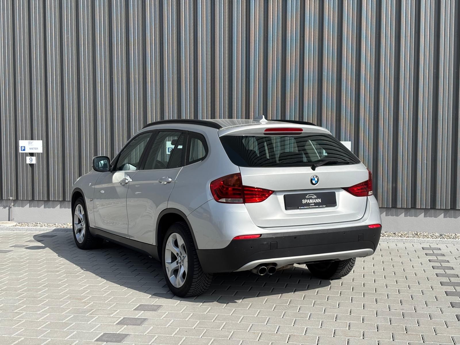 BMW X1 xDrive 28i Steptronic-image-4