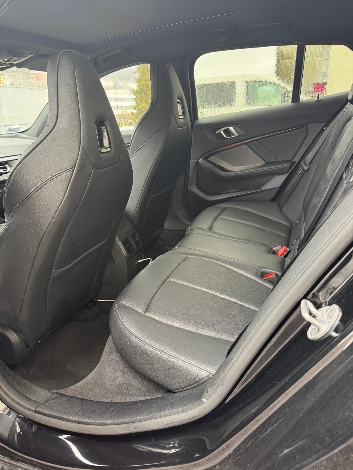 BMW M135i xDrive Steptronic-image-7