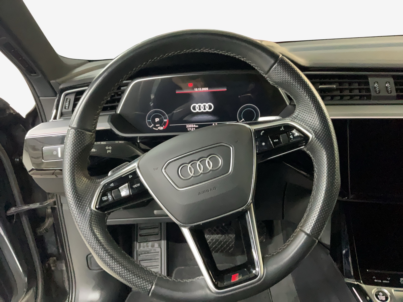 AUDI e-tron 55 S Line Black Edition quattro-image-9