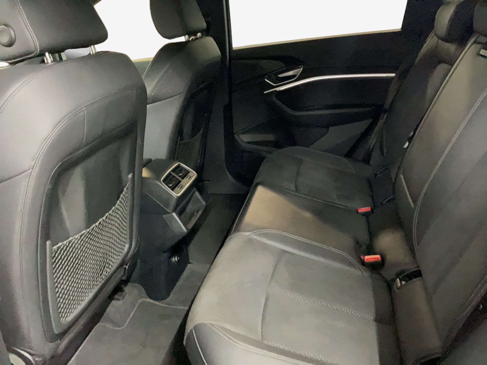 AUDI e-tron 55 S Line Black Edition quattro-image-11