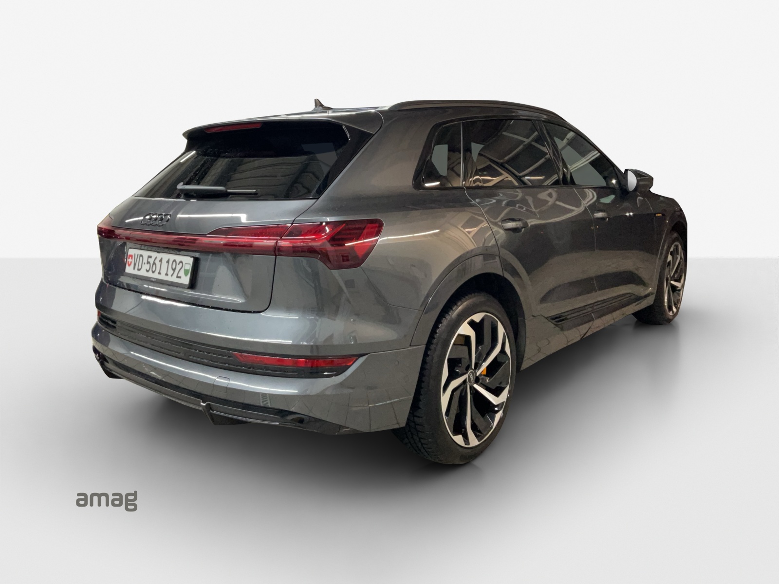 AUDI e-tron 55 S Line Black Edition quattro-image-4
