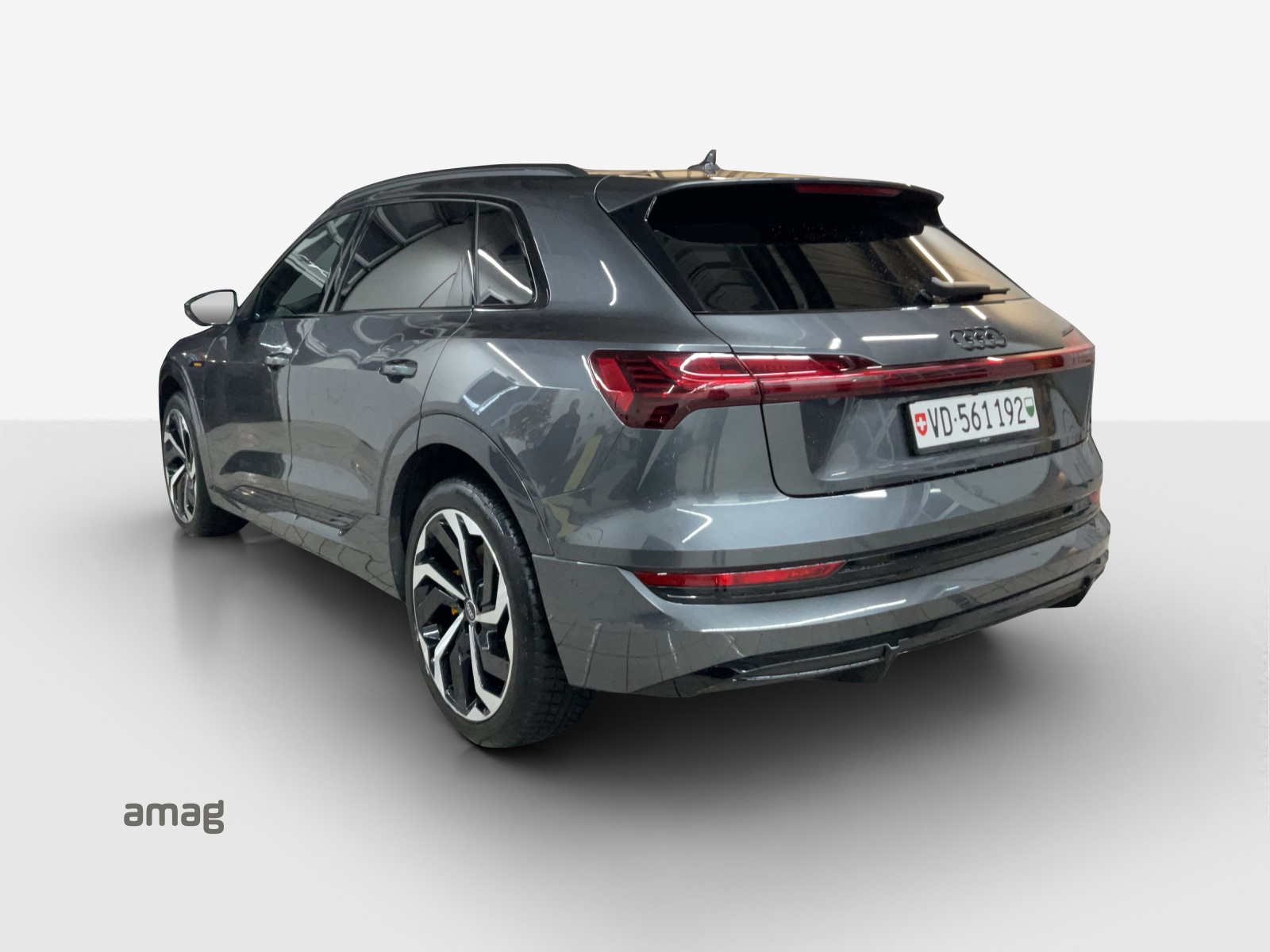 AUDI e-tron 55 S Line Black Edition quattro-image-2