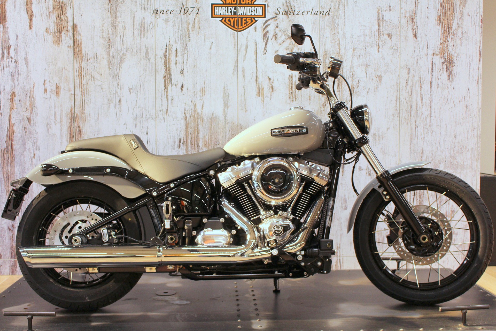 HARLEY-DAVIDSON FXBB Street Bob 117-showroom-element-1