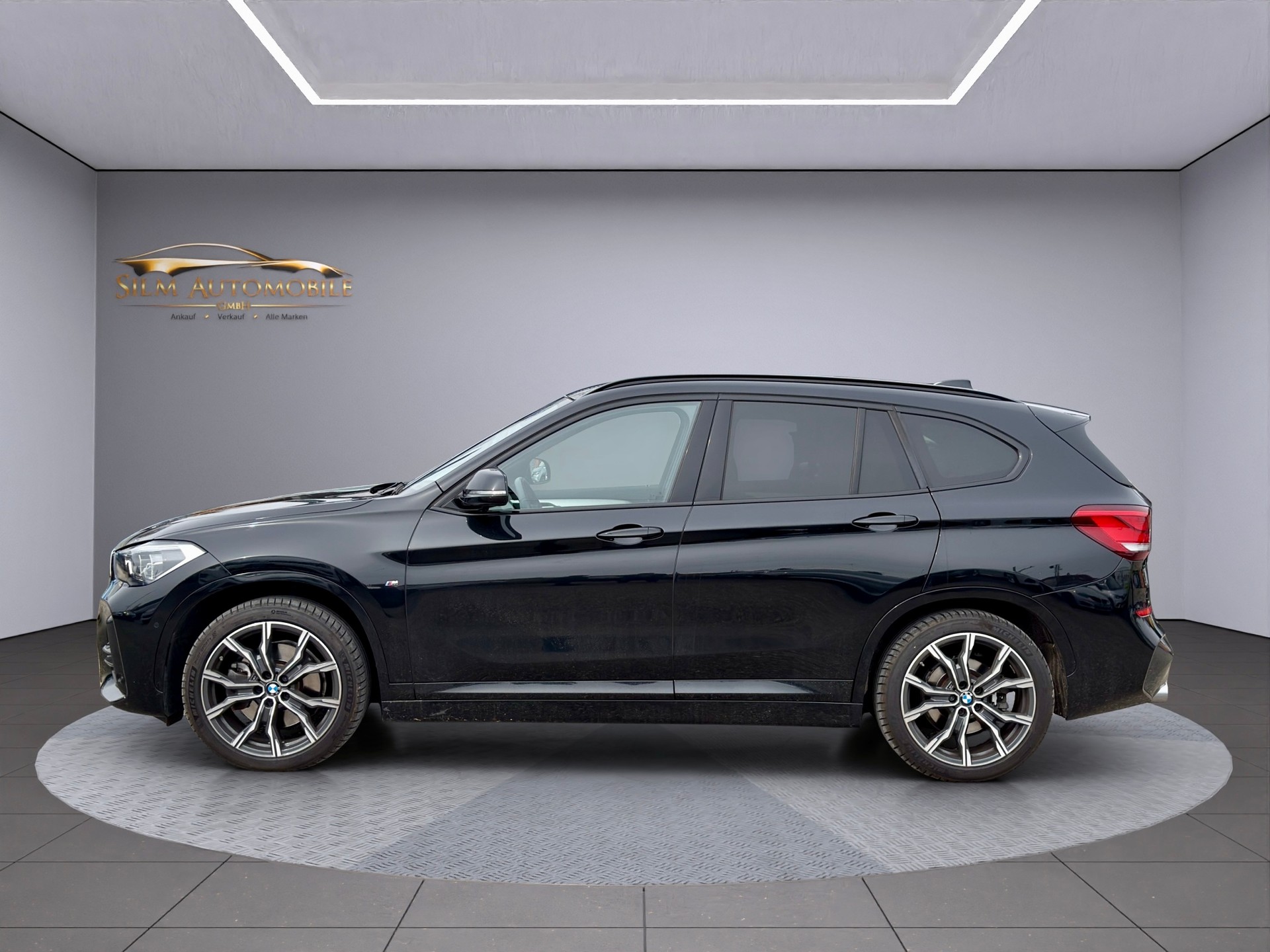 BMW X1 xDrive 20d M Sport Steptronic-showroom-element-3