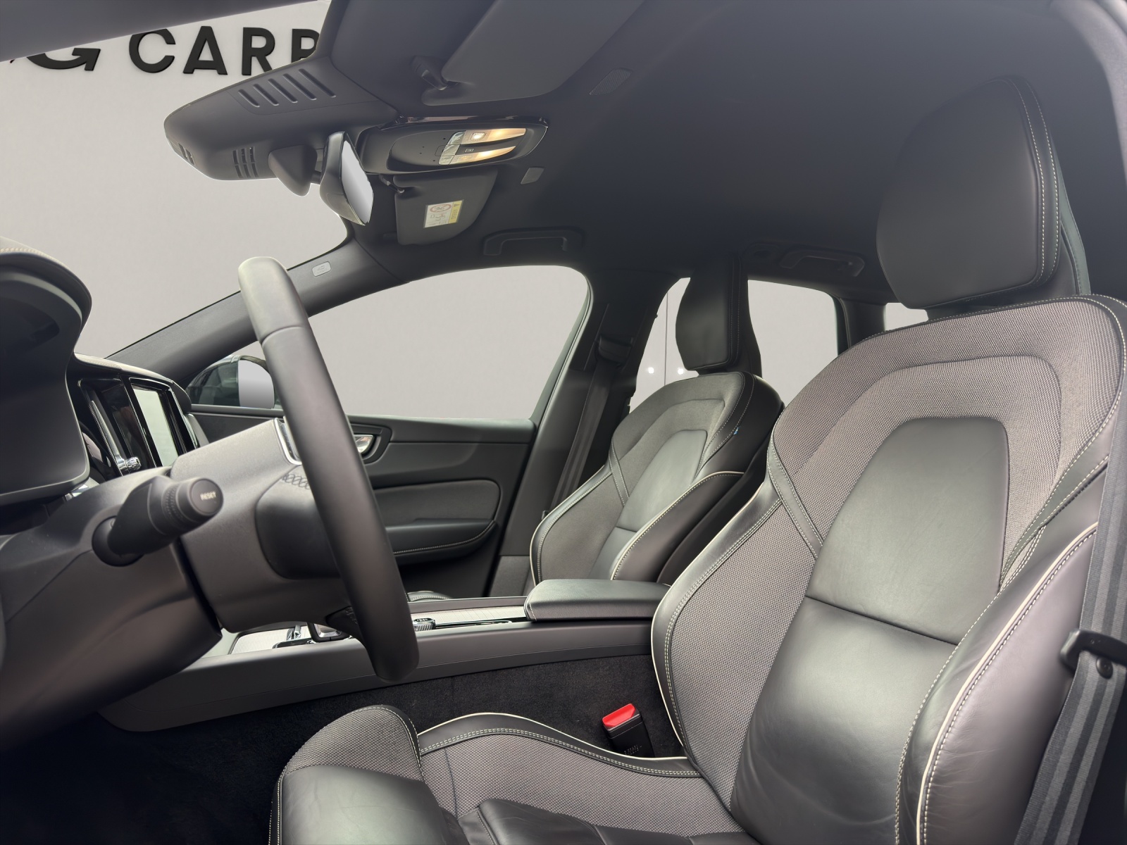 VOLVO XC60 2.0 B5 MH R-Design AWD .-image-8