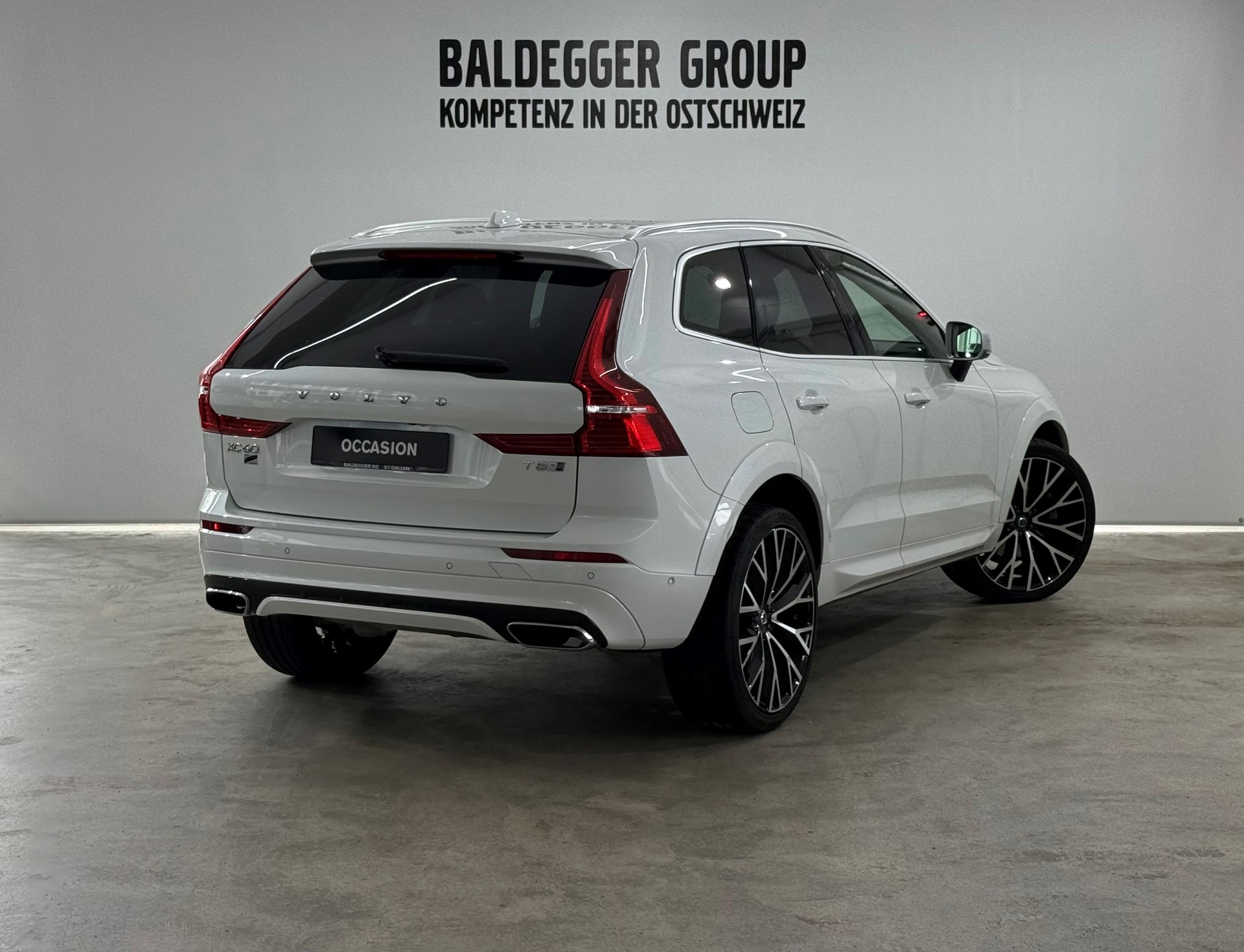VOLVO XC60 2.0 T8 TE R-Design eAWD-image-2