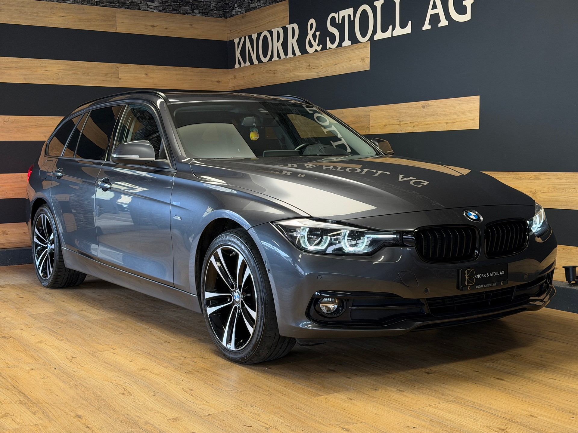 BMW 320d xDrive Touring Edition Sport Line Steptronic-image-0