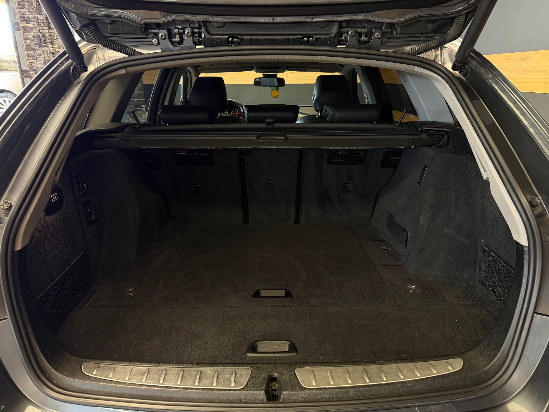 BMW 320d xDrive Touring Edition Sport Line Steptronic-image-19
