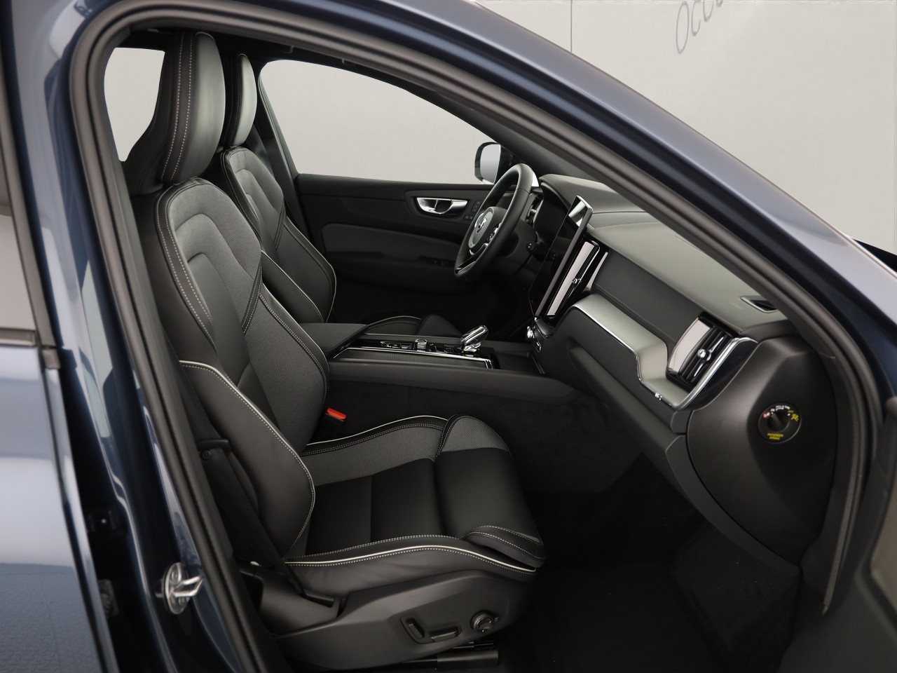VOLVO XC60 2.0 T8 TE Black Edition eAWD-image-8